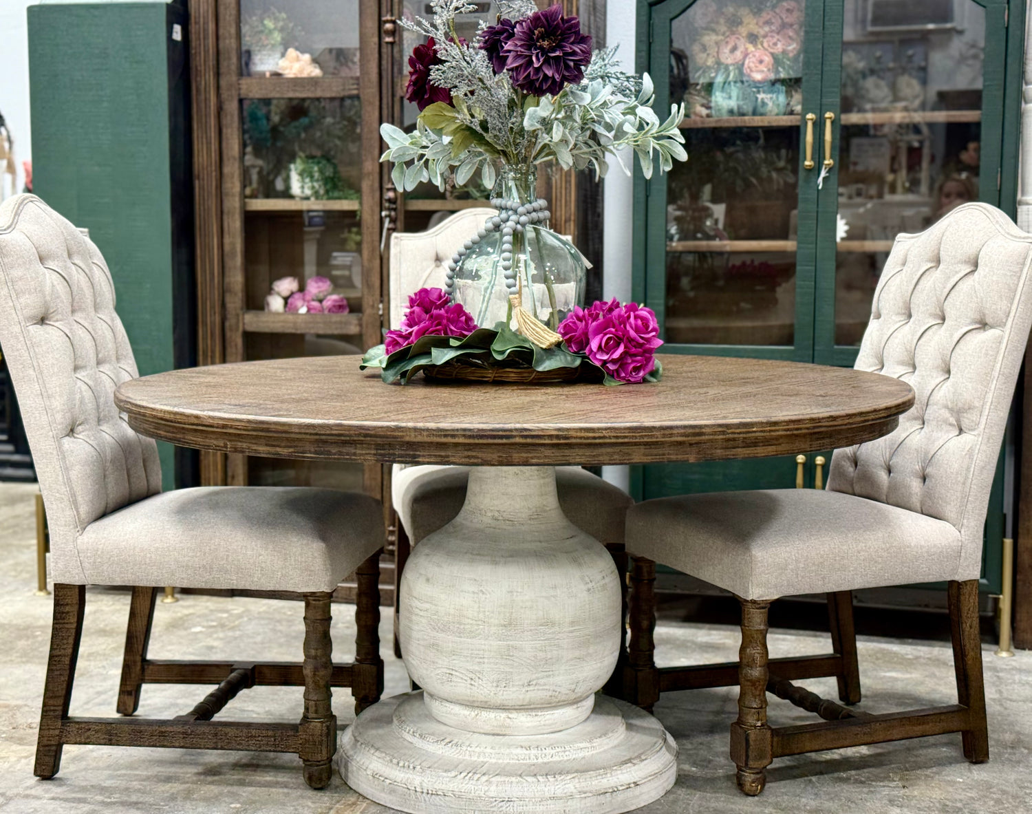 Lilly 60" Round Pedestal Dining Table-White Wheat/Honeywood™
