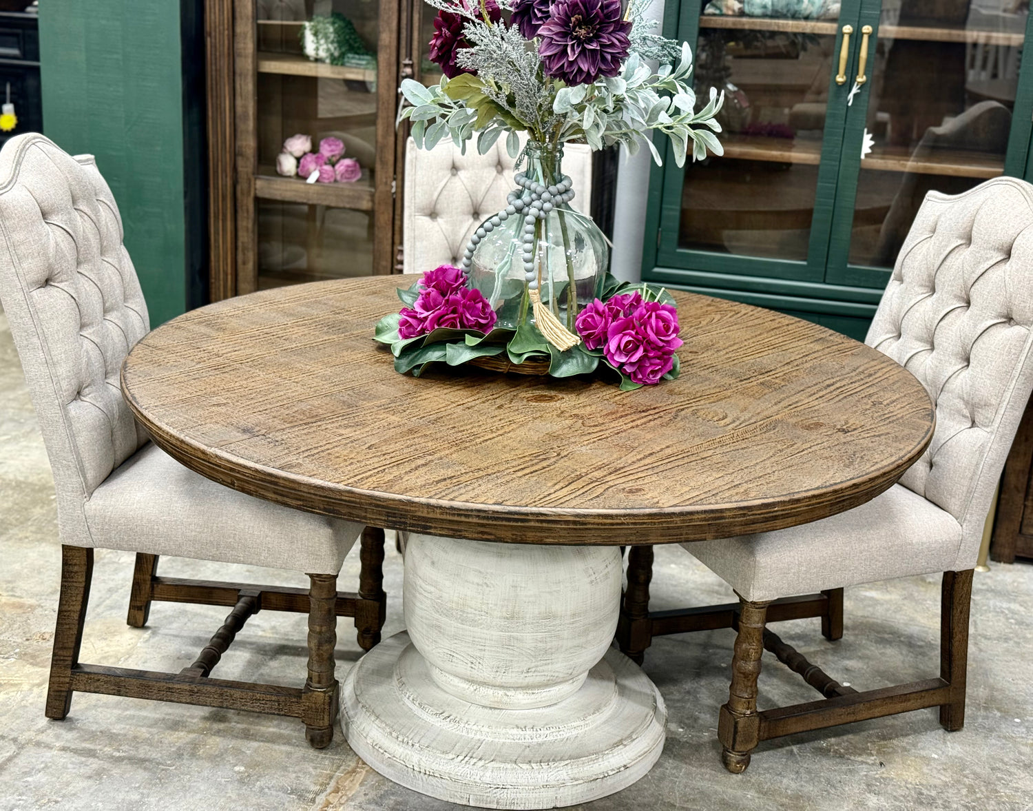 Lilly 60" Round Pedestal Dining Table-White Wheat/Honeywood™