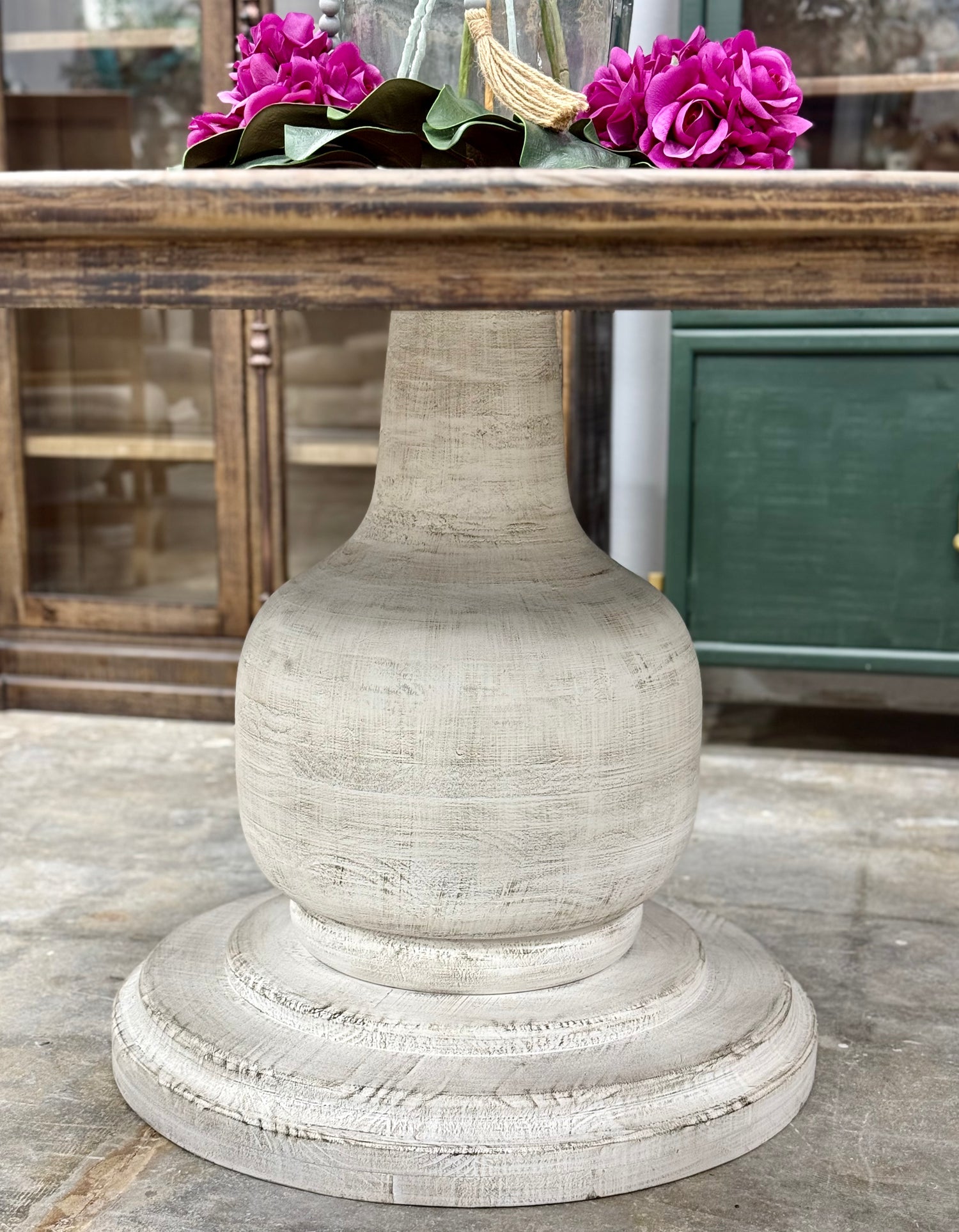 Lilly 60" Round Pedestal Dining Table-White Wheat/Honeywood™