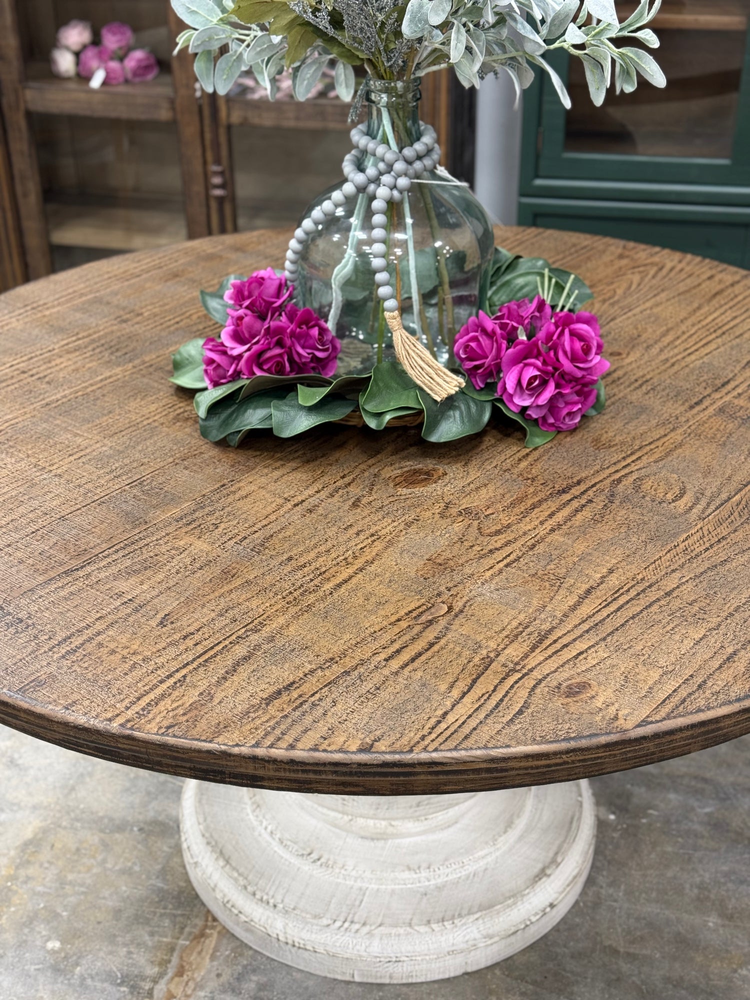 Lilly 60" Round Pedestal Dining Table-White Wheat/Honeywood™