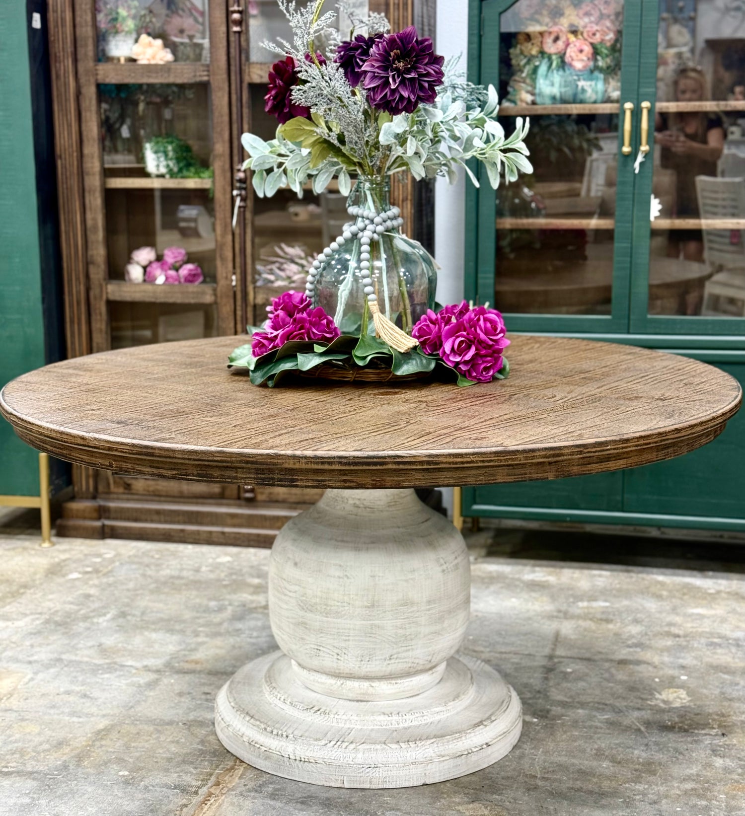 Lilly 60" Round Pedestal Dining Table-White Wheat/Honeywood™