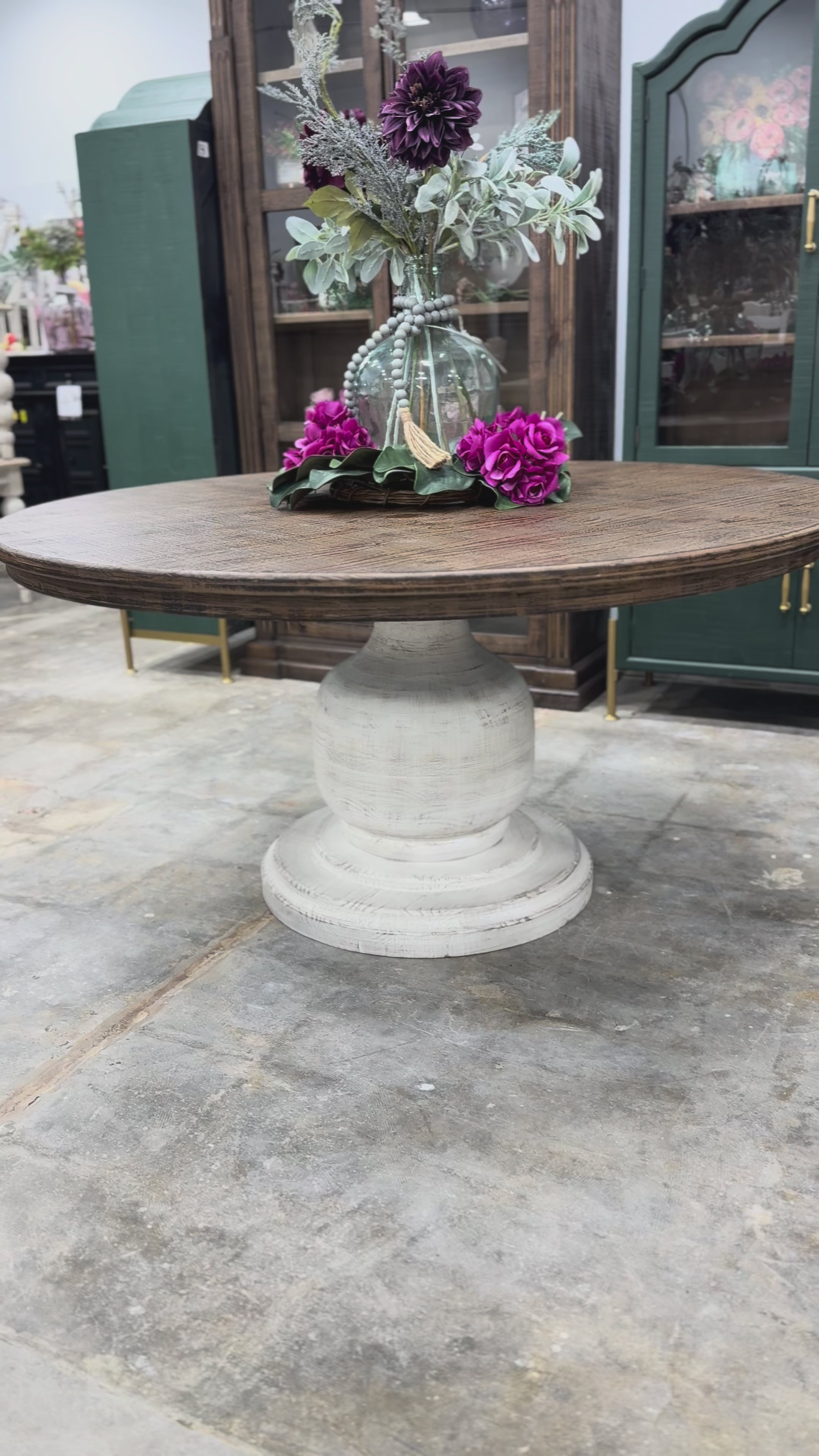 Lilly 60" Round Pedestal Dining Table-White Wheat/Honeywood™