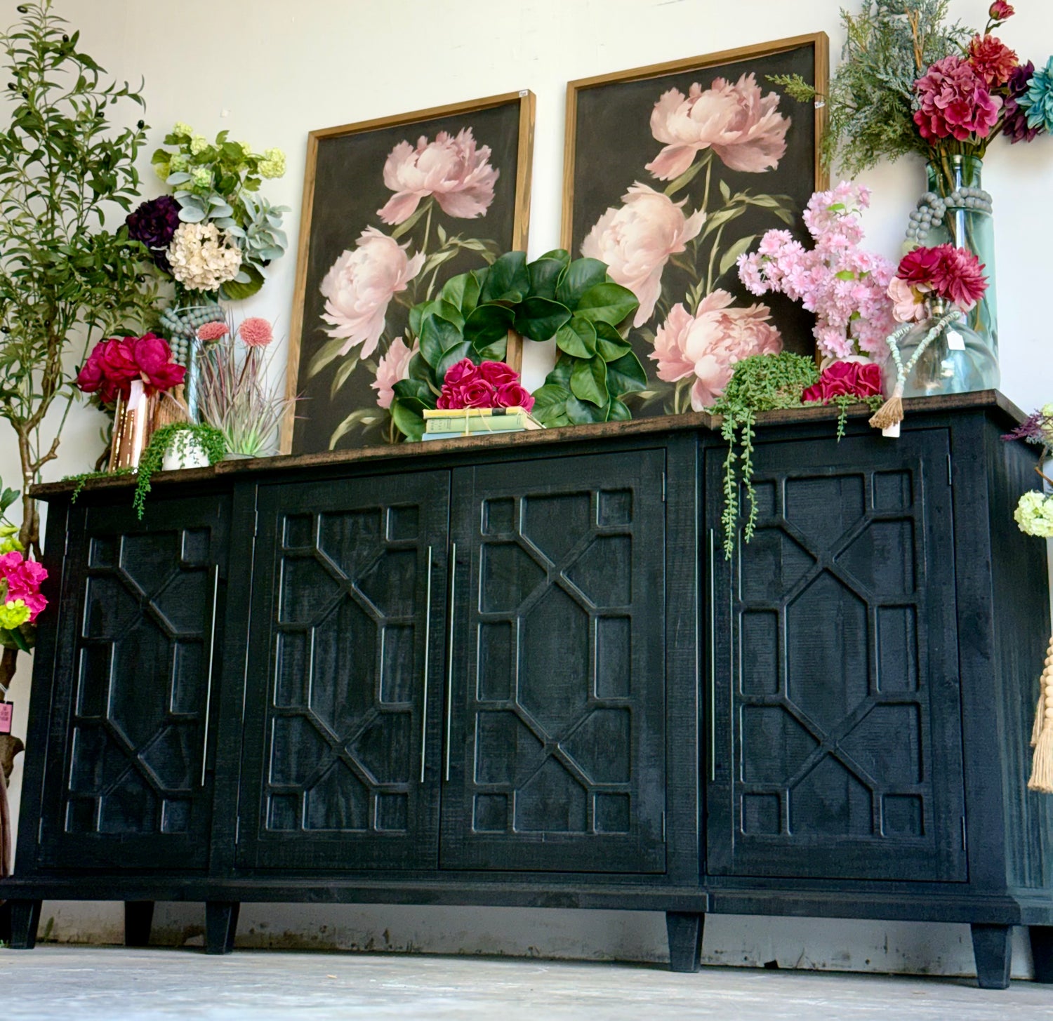Michelle Console-Black/Honeywood