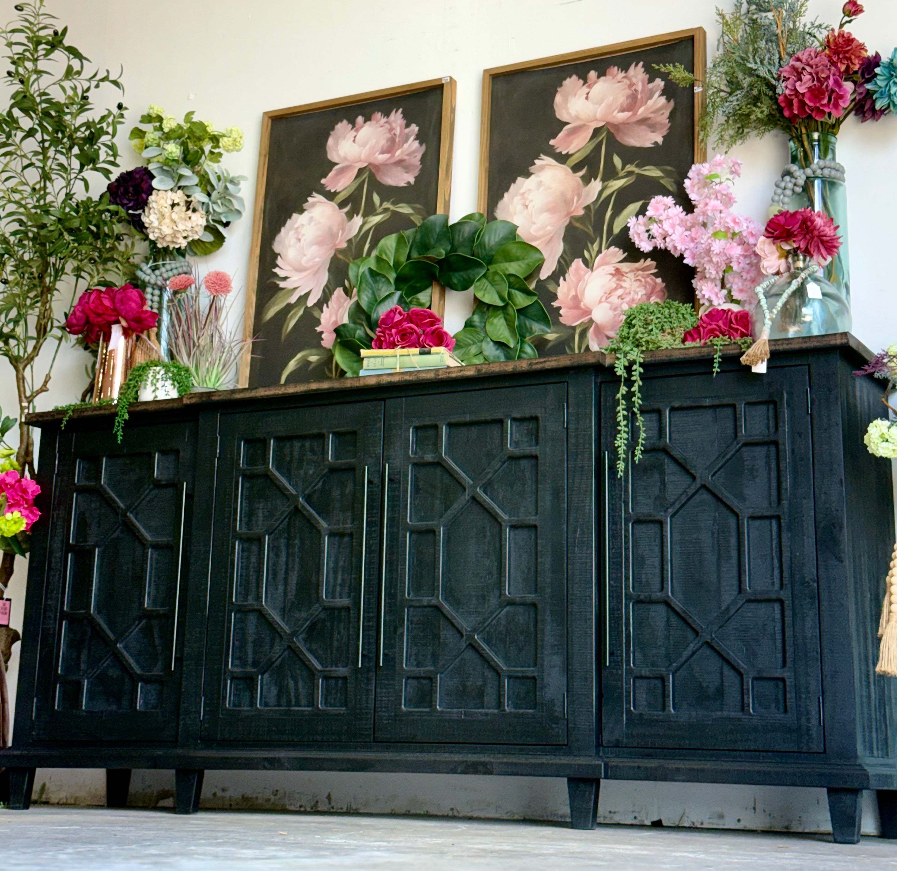 Michelle Console-Black/Honeywood