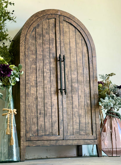 Georgia Domed Vitrine- Pecan