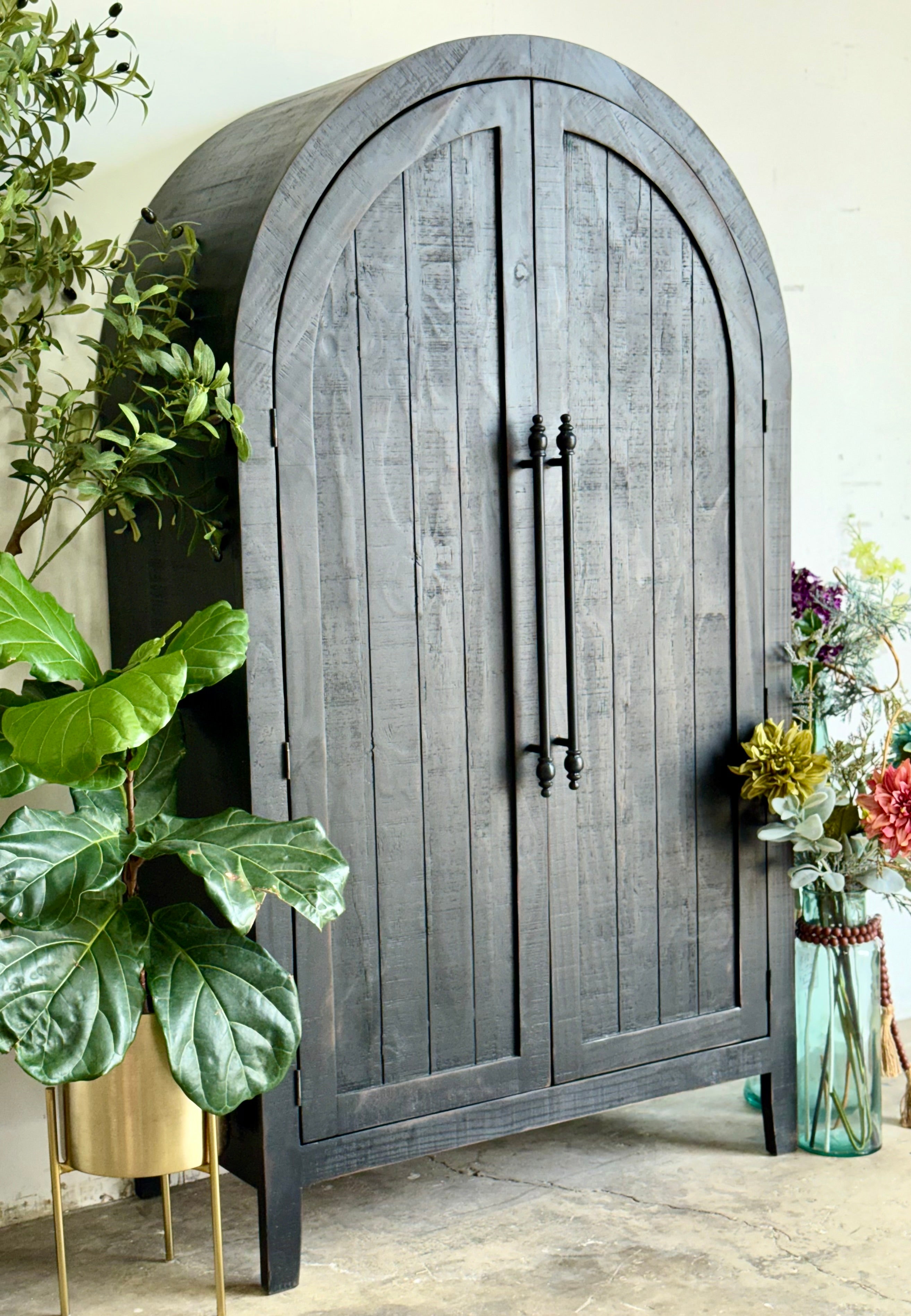 Georgia Domed Vitrine- Handrubbed Black