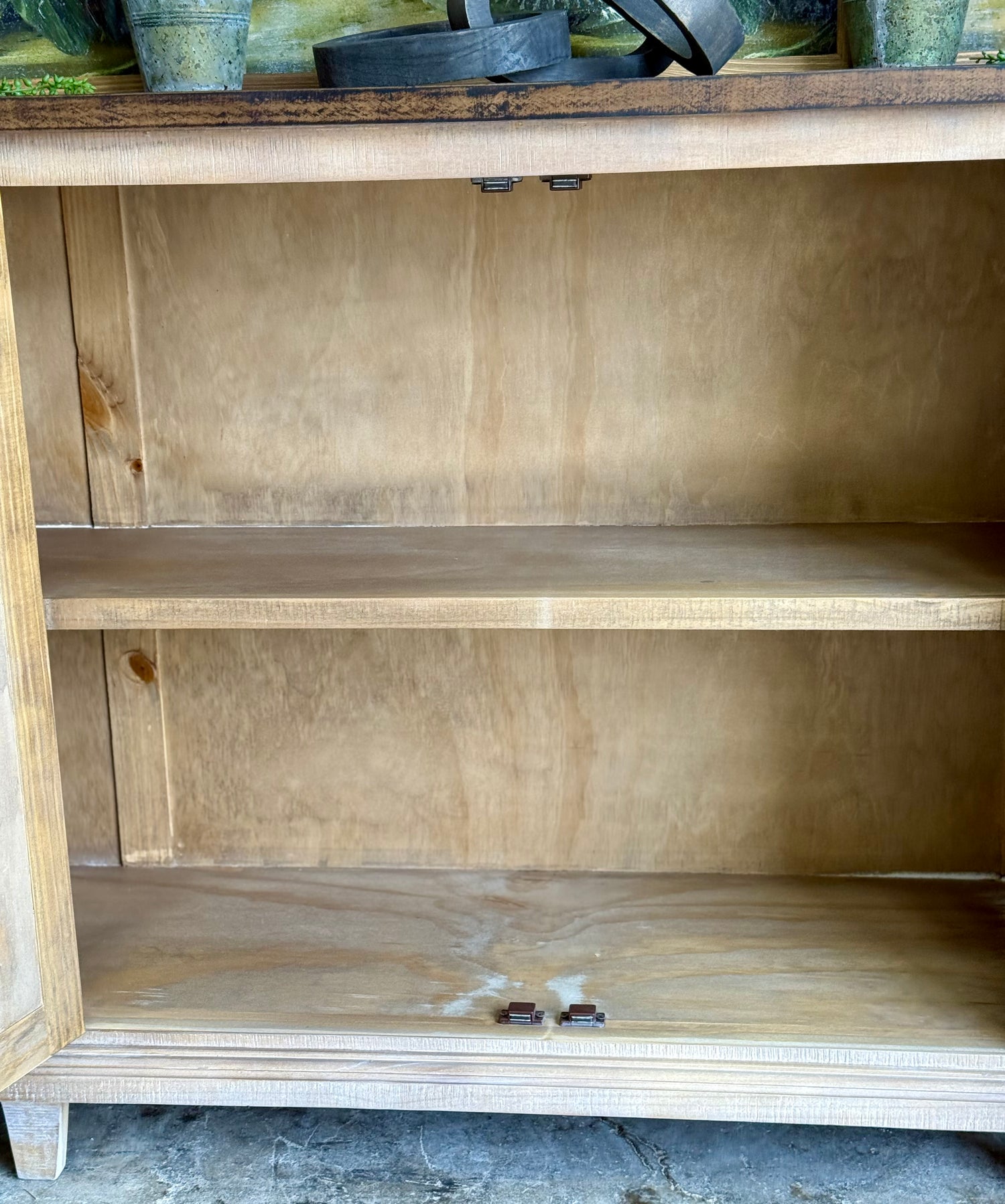 Michelle Console-Soft Drift/Honeywood