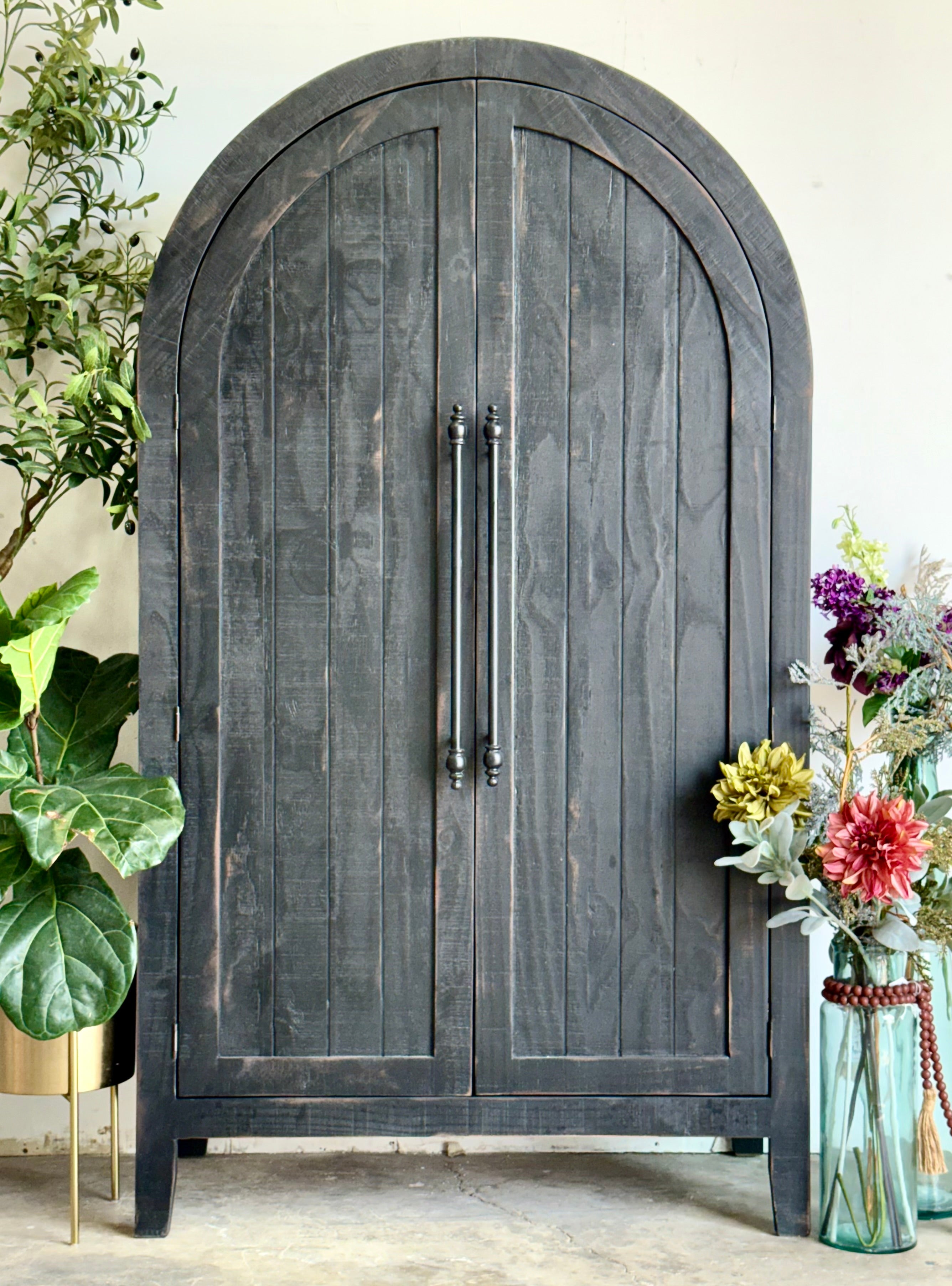 Georgia Domed Vitrine- Handrubbed Black
