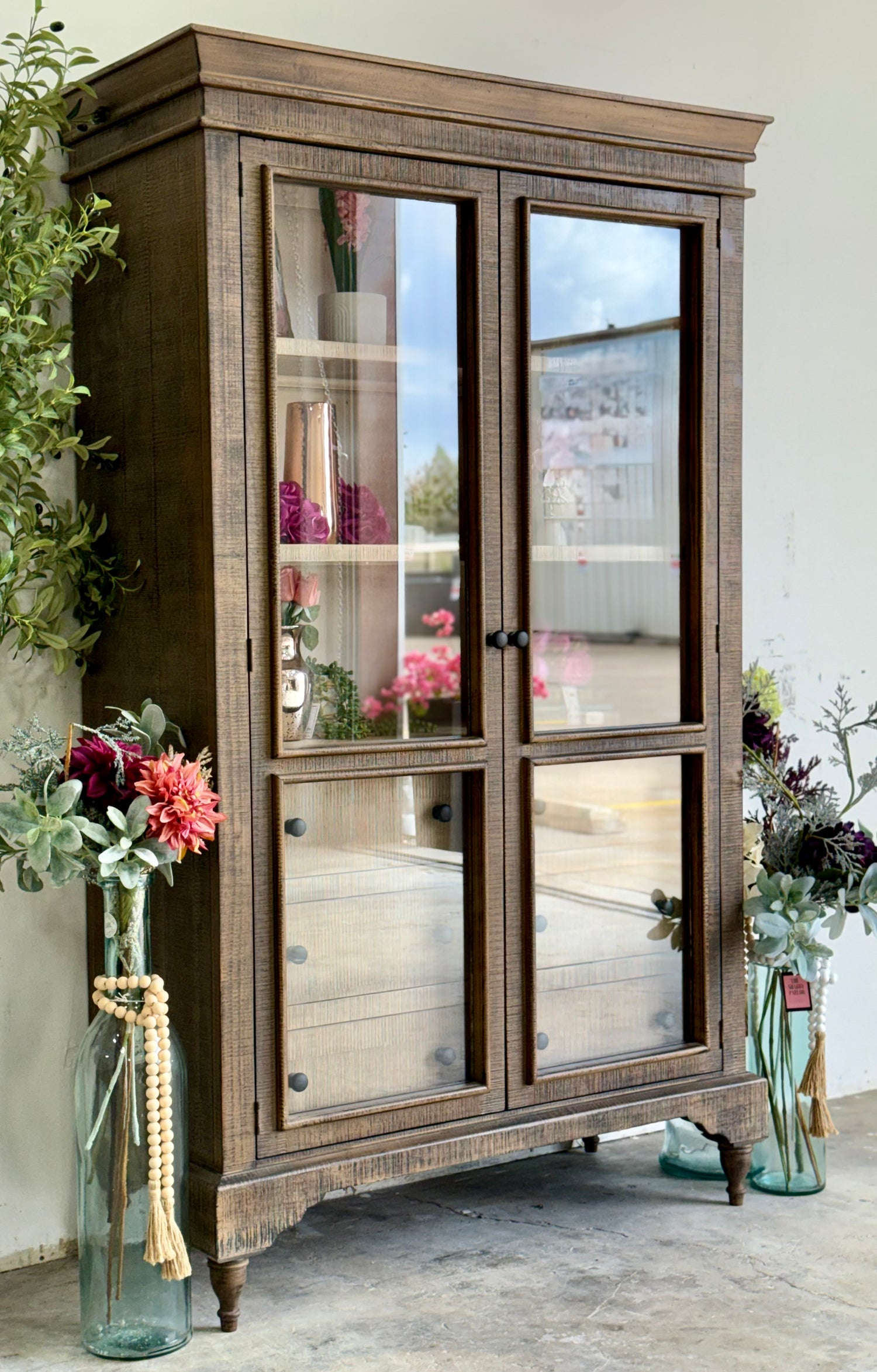 Camryn Vitrine-Honeywood™/Dove