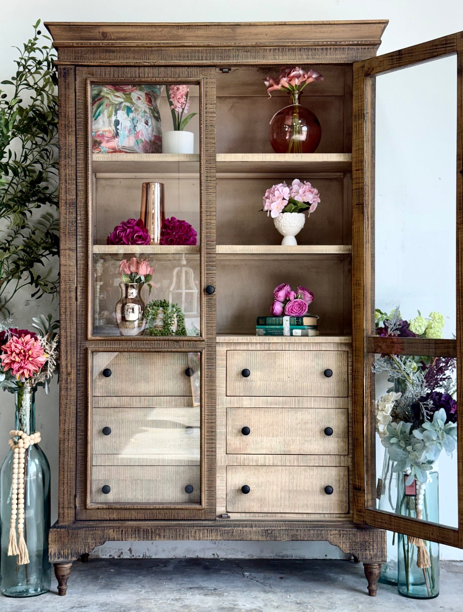 Camryn Vitrine-Honeywood™/Dove