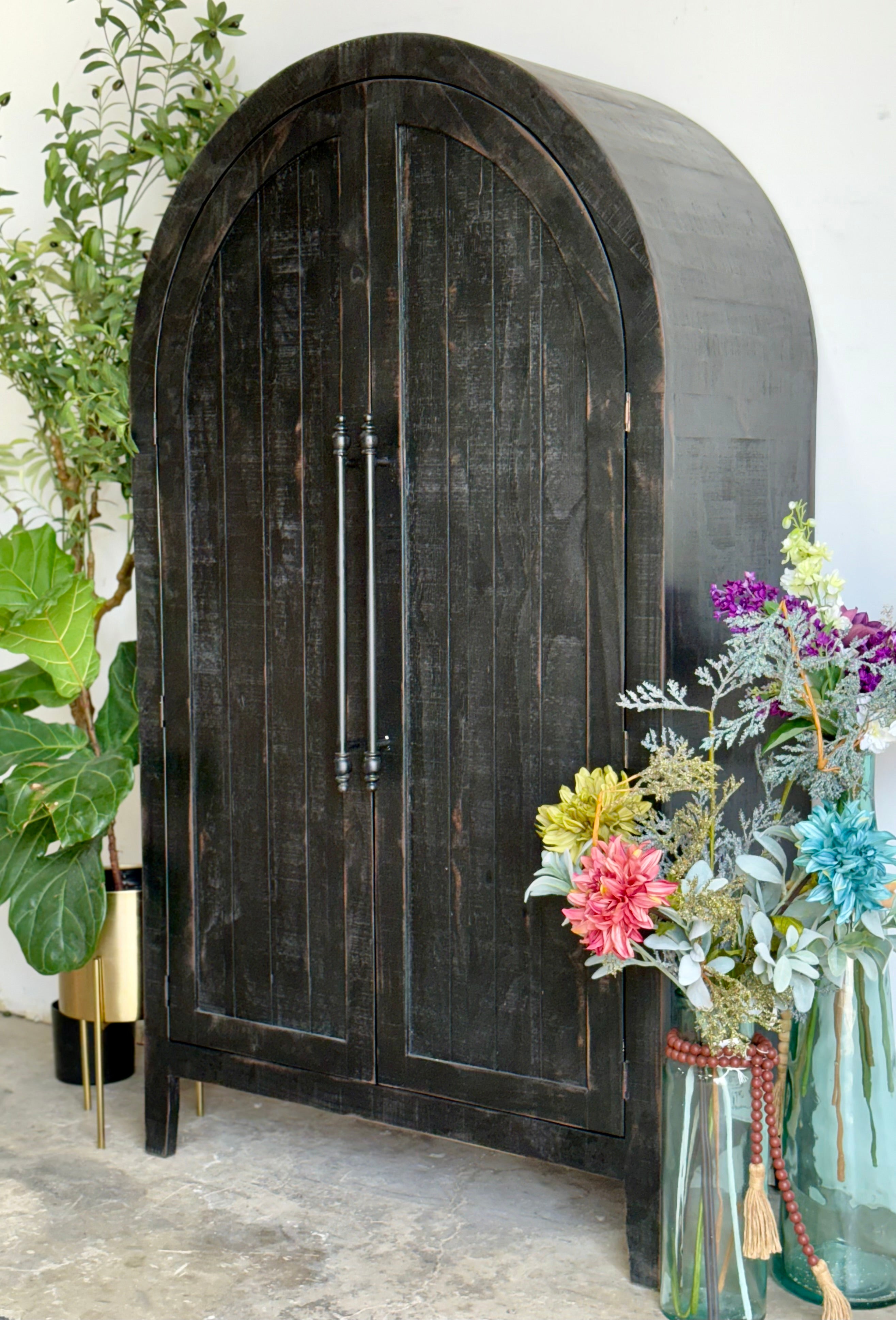 Georgia Domed Vitrine- Handrubbed Black