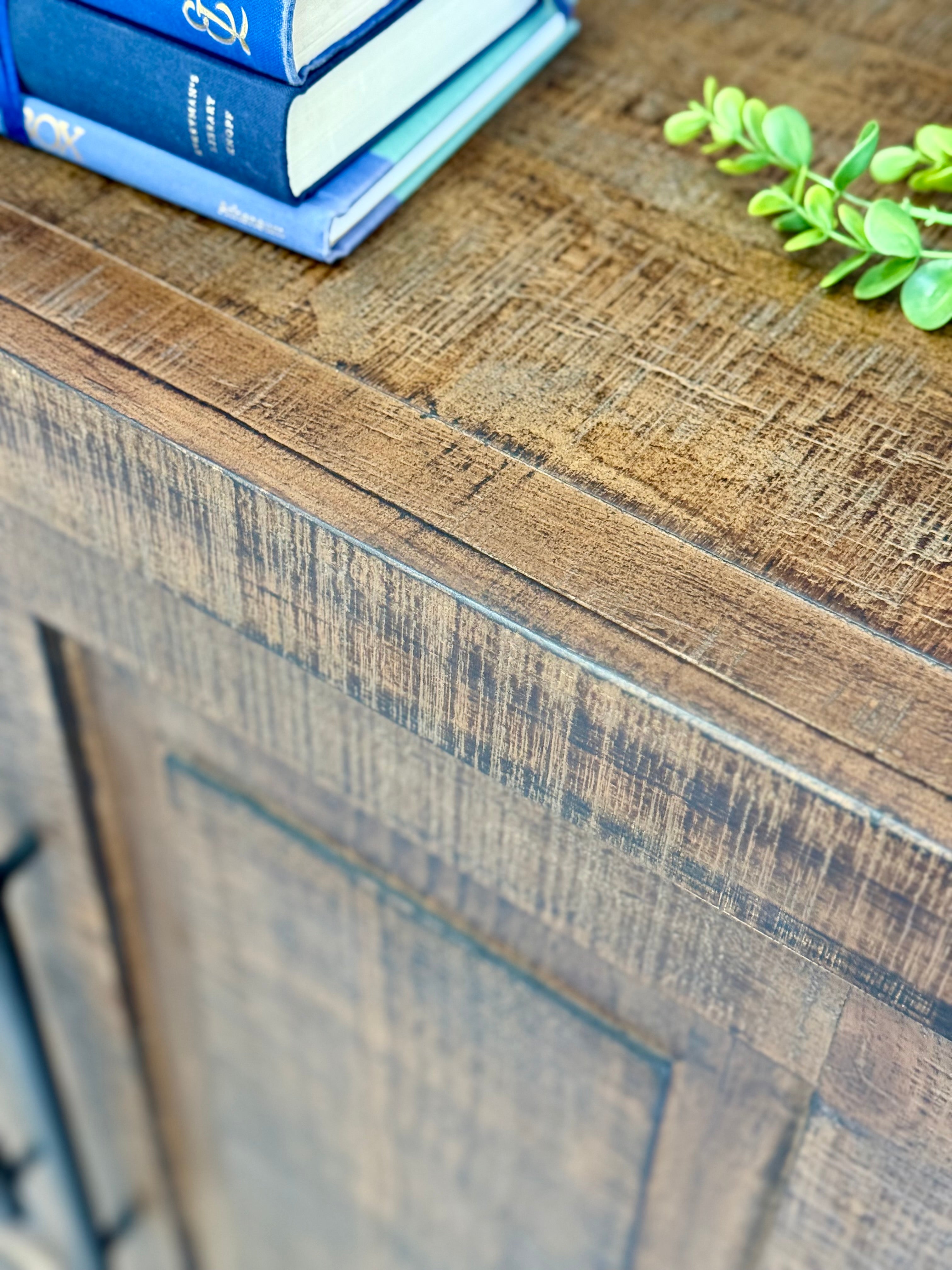 Cyra 4 Door Console-Honeywood