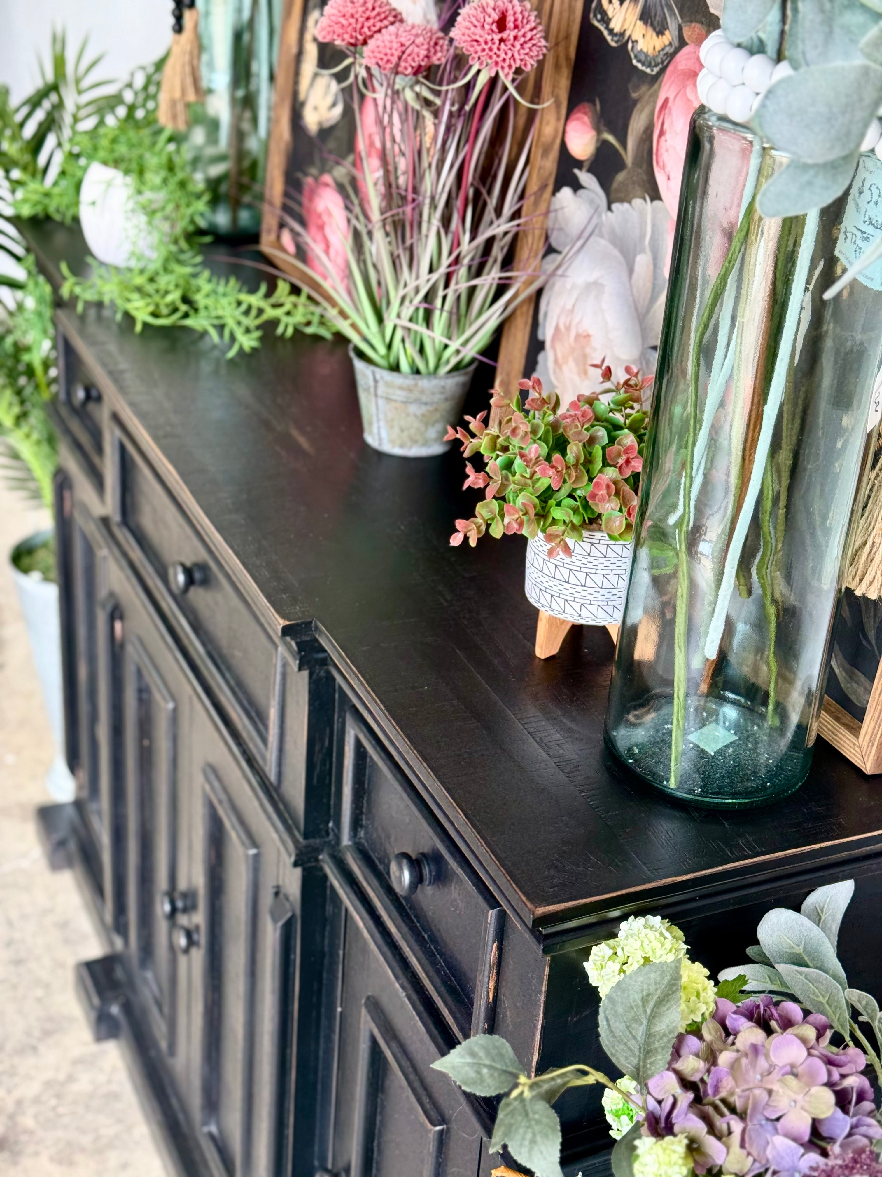 Lindsey 4-Door Console-Handrubbed Black