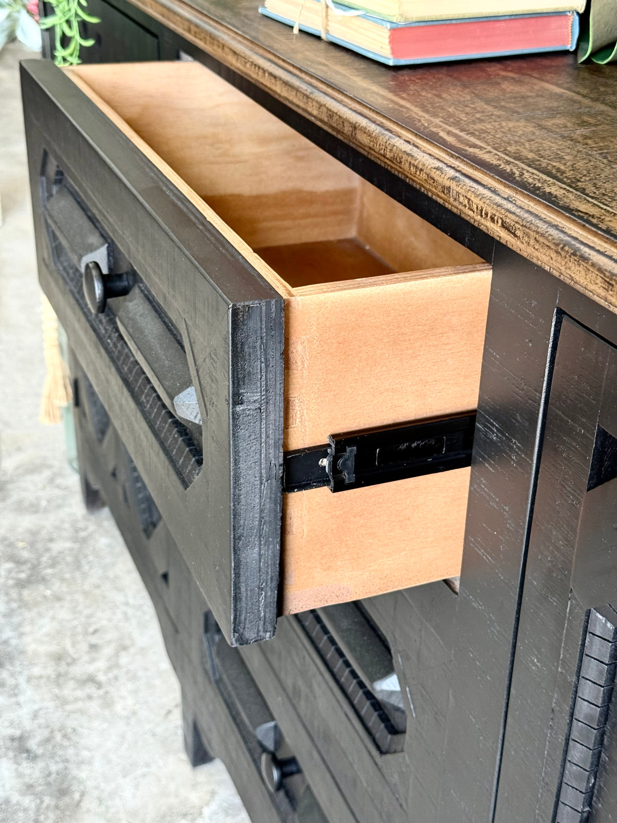 Cora Console-Black/Honeywood™