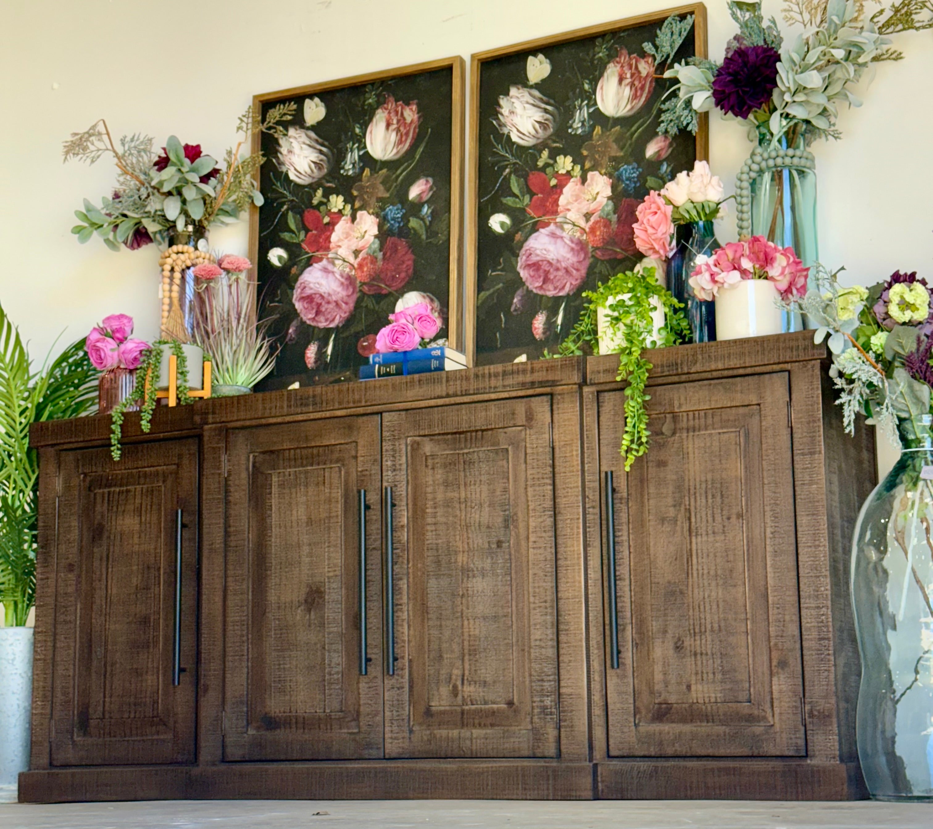 Cyra 4 Door Console-Honeywood