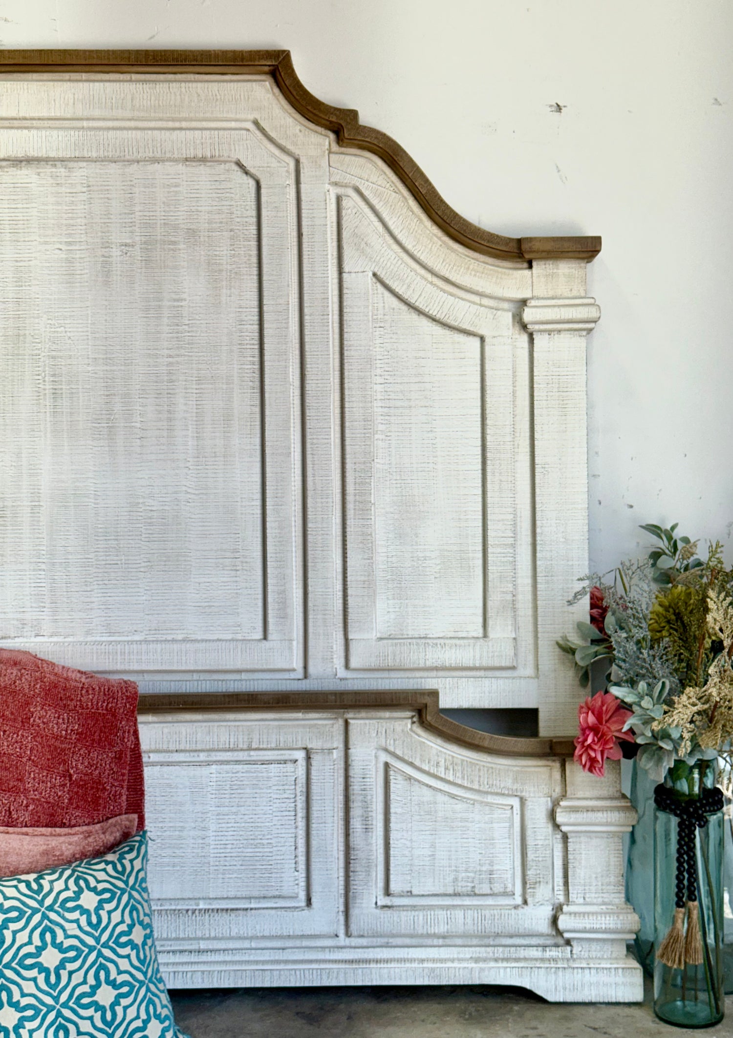 Eden King Bed-White Wheat/Sandstone