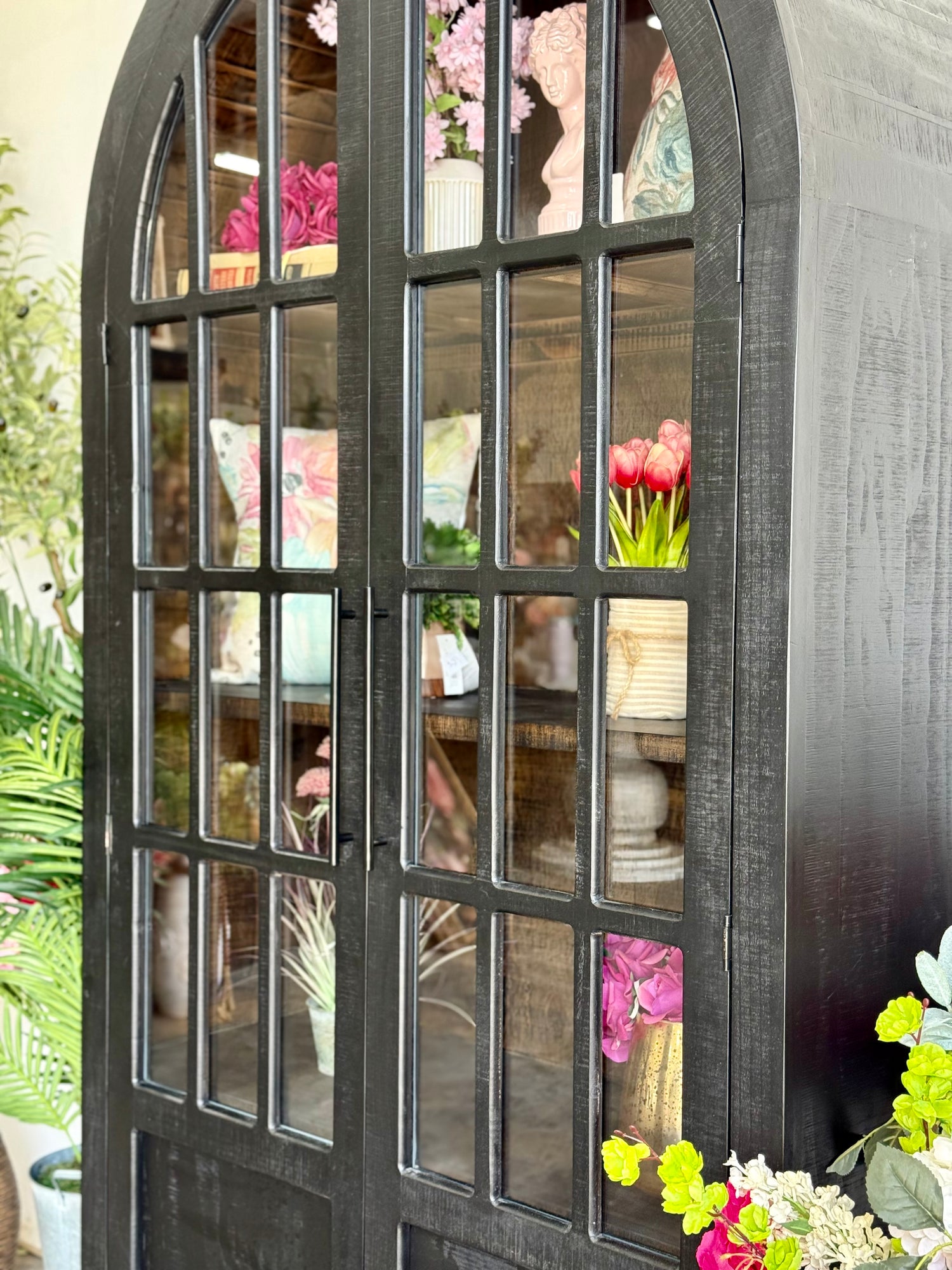 Cherish Dome Vitrine-Black/Honeywood™