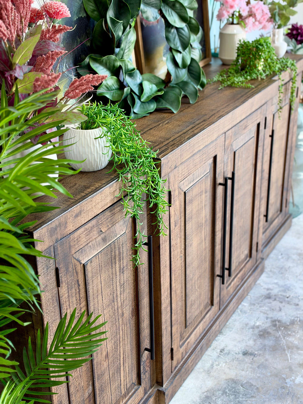 Cyra 4 Door Console-Honeywood