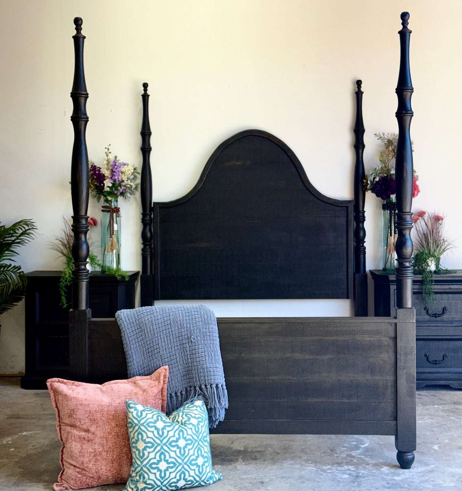 Willow Queen 4 Poster Bed-Handrubbed Black