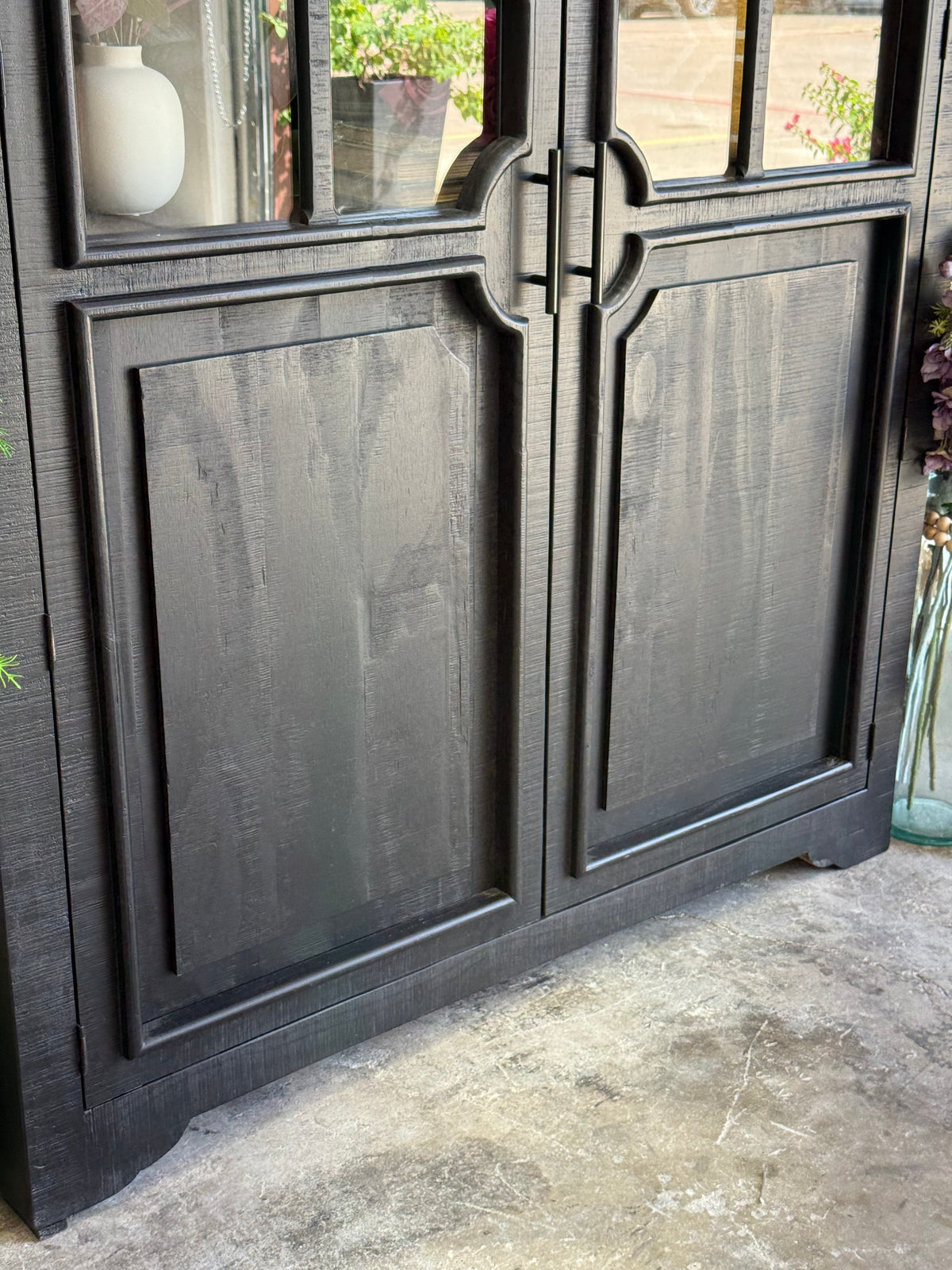 Tiffany Dome Vitrine-Black/Honeywood™