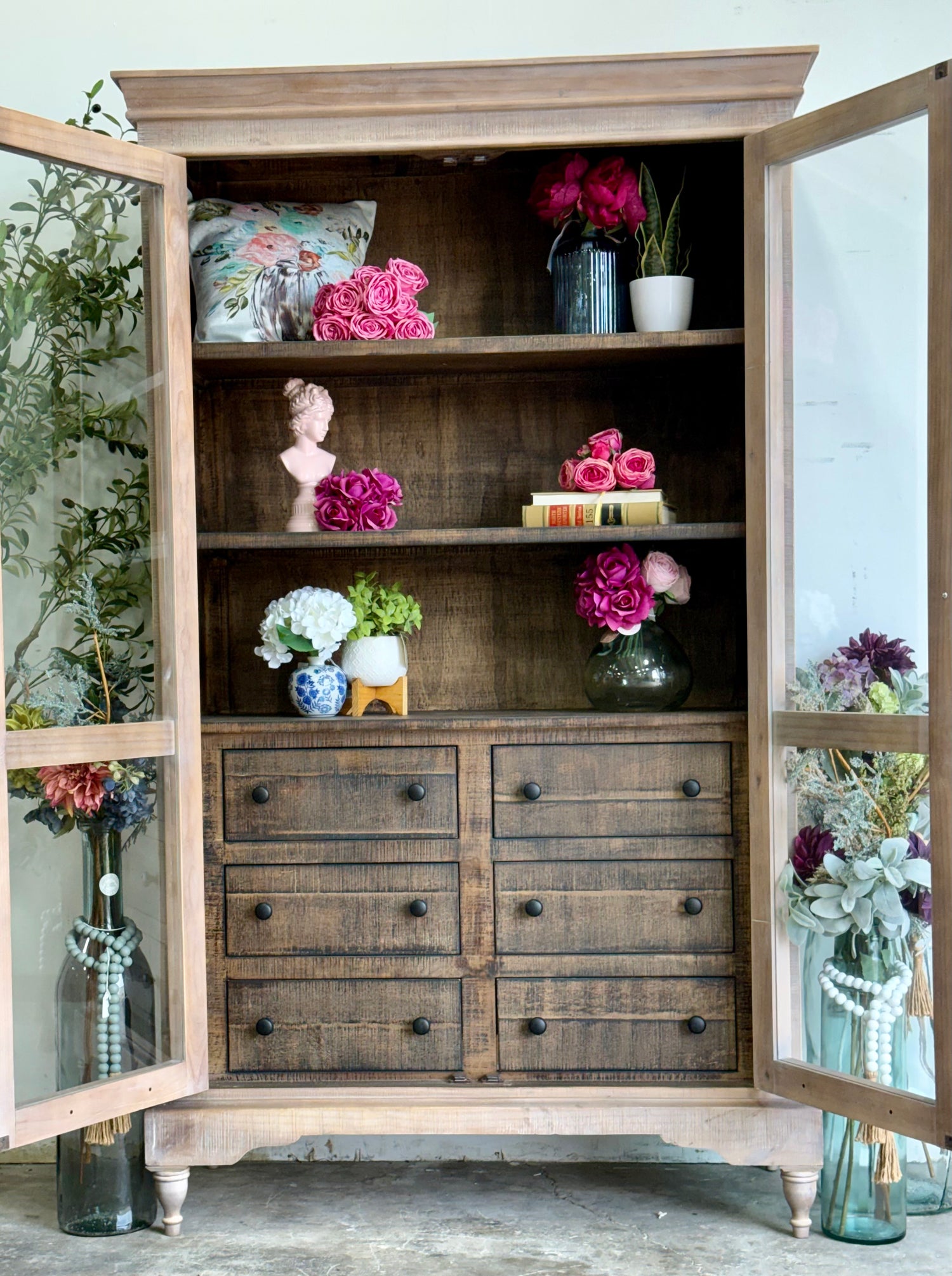 Camryn Vitrine-Soft Drift™/Honeywood™