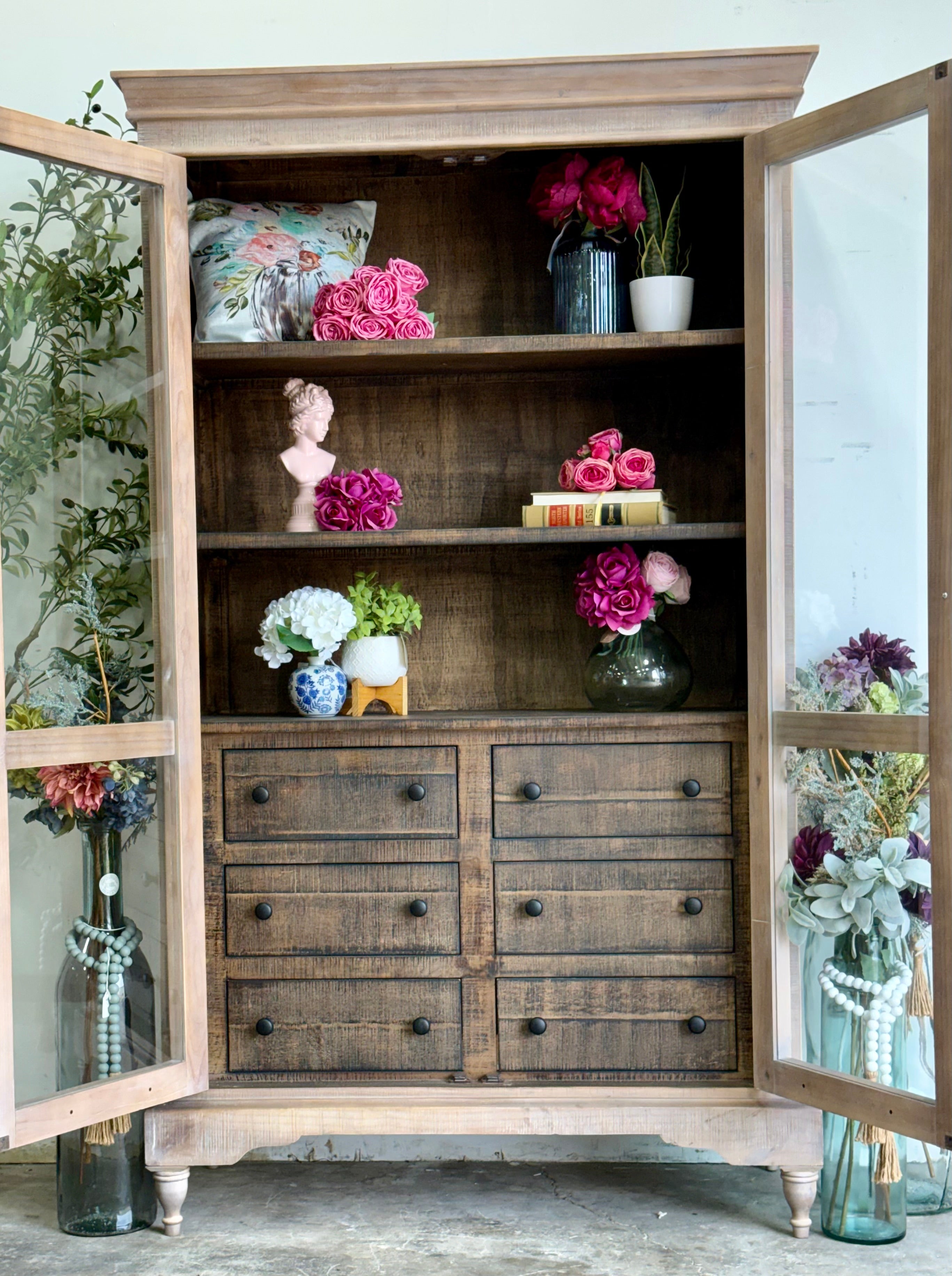Camryn Vitrine-Soft Drift™/Honeywood™