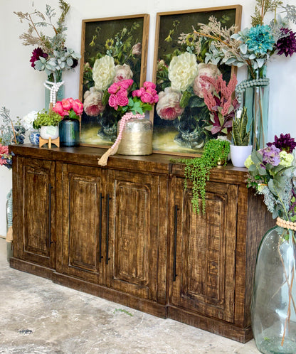 Cyra 4 Door Console-Pecan