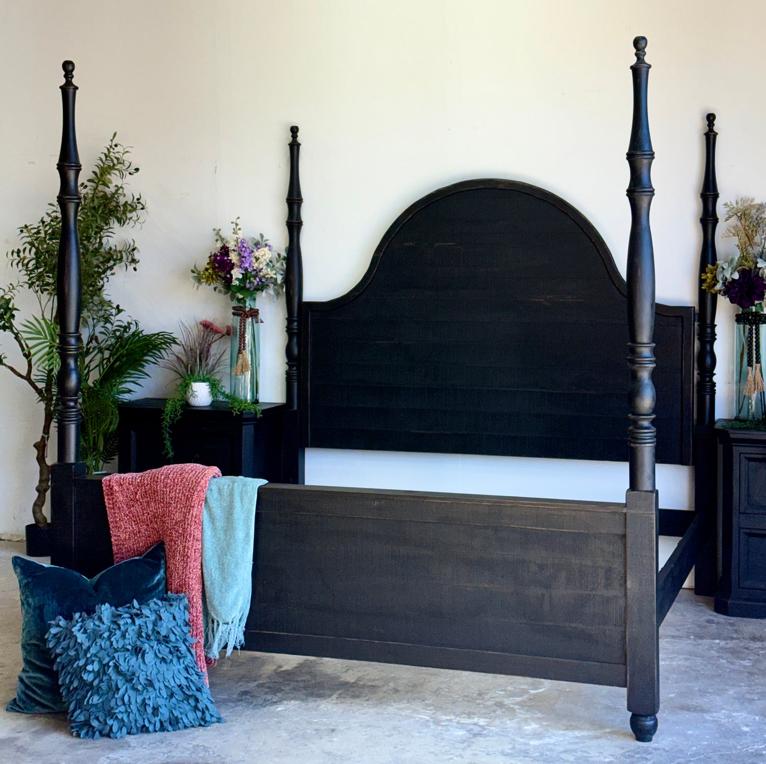 Willow King 4 Poster Bed-Handrubbed Black