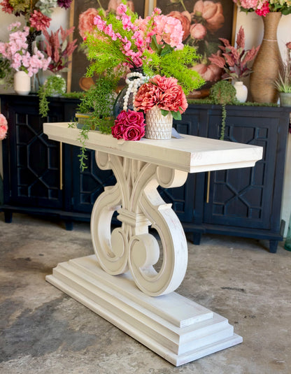 Harp Entryway-Frosted Linen