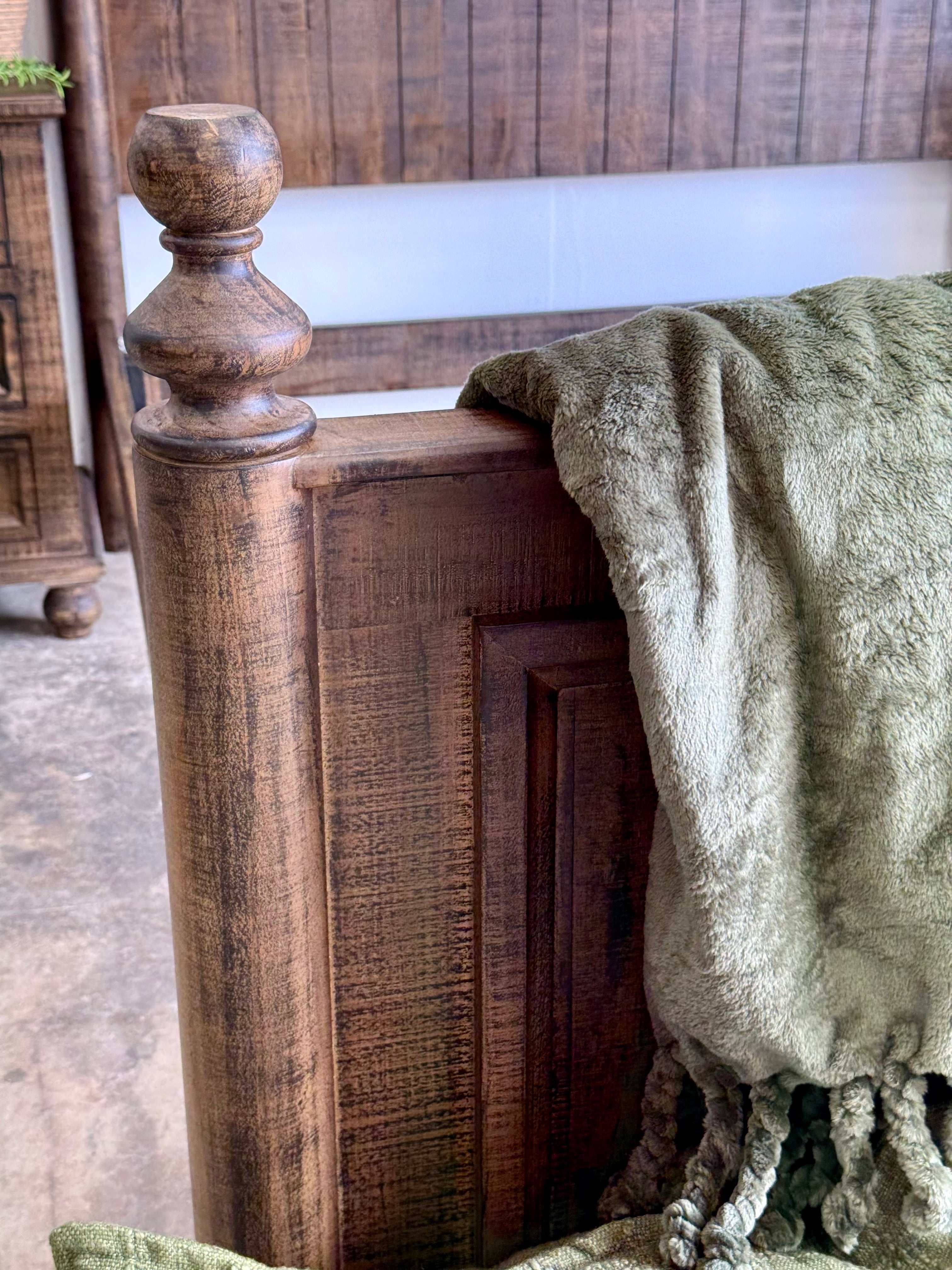 Adele Queen Bed- Honeywood