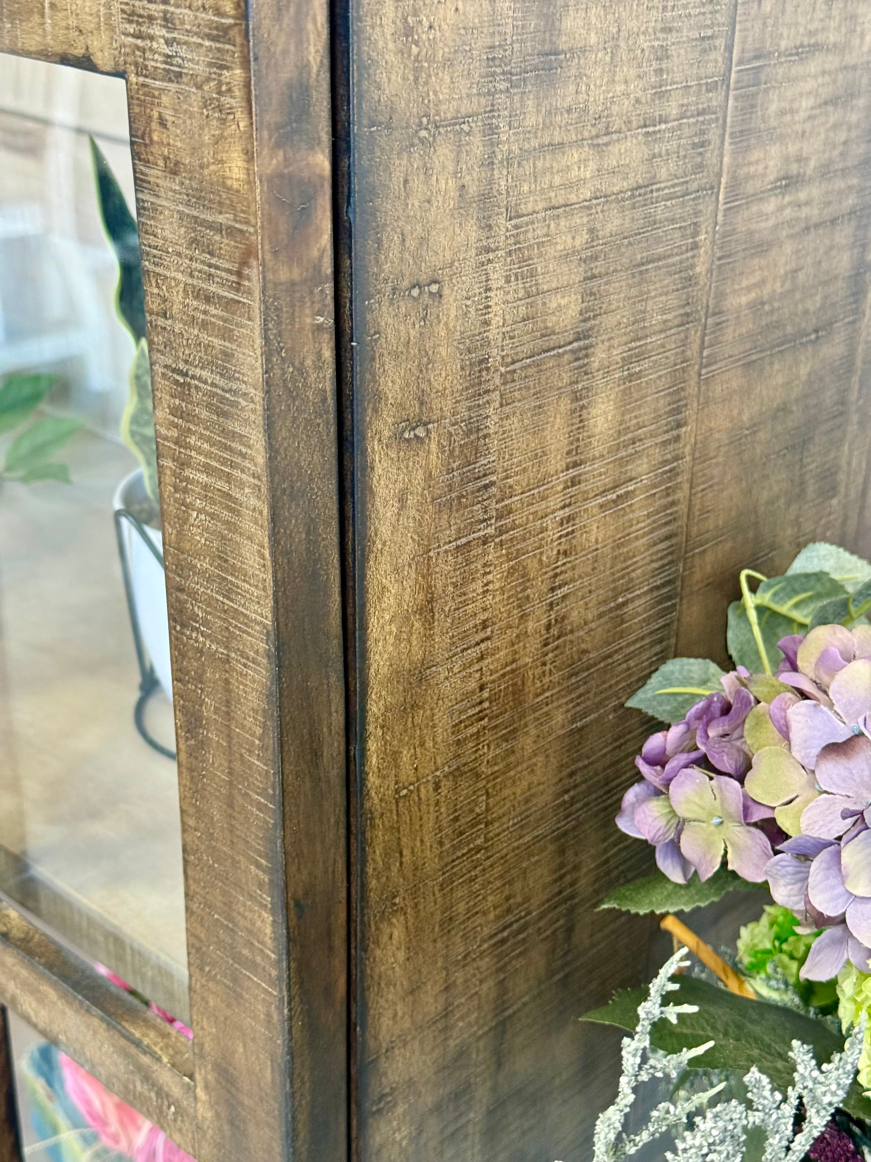 Gia Vitrine-Pecan/Soft Drift