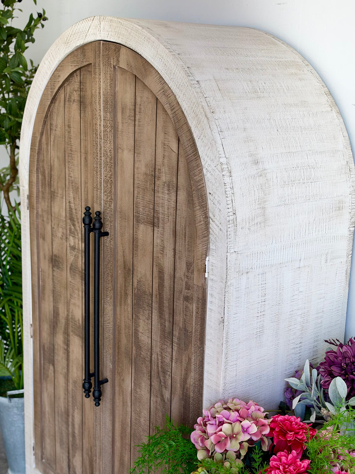 Georgia Domed Vitrine- White Wheat/Sandstone