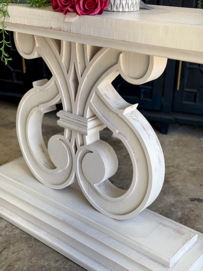 Harp Entryway-Frosted Linen