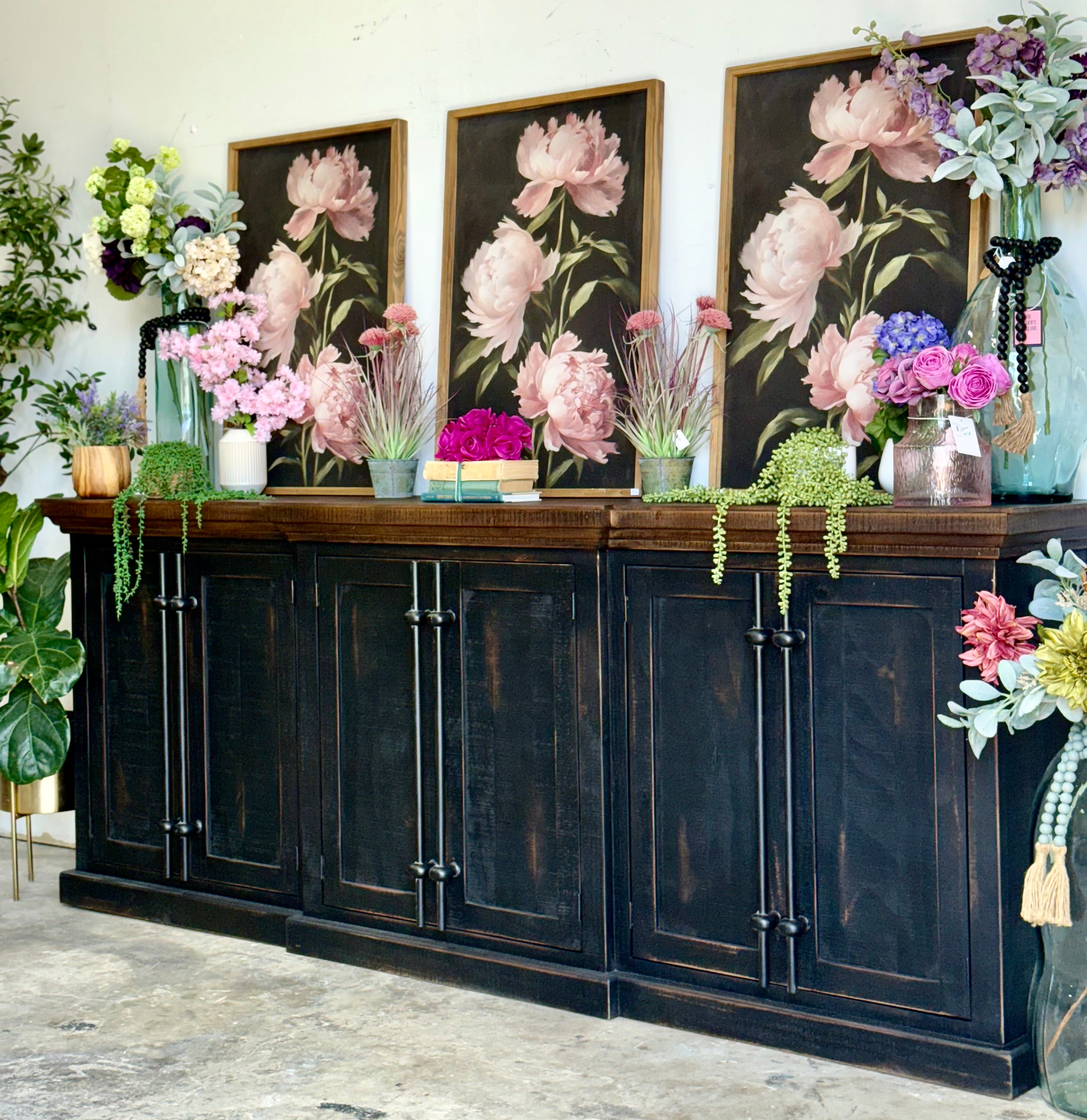 Kylie Console-Handrubbed Black/Honeywood™