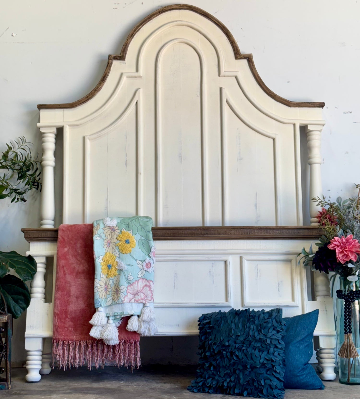 Madison Queen Bed-Creamy Linen™/Sandstone