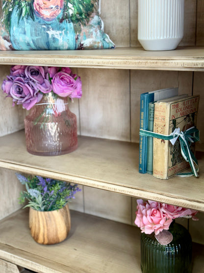 Avery Domed Vitrine-Cinderwood™/Dove