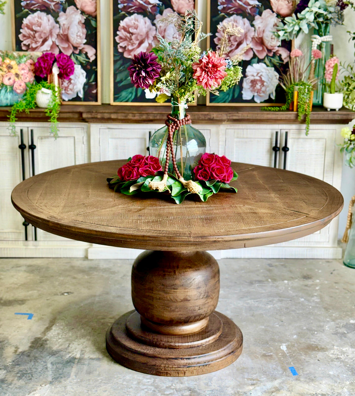 Lilly 60" Round Pedestal Dining Table-Honeywood™