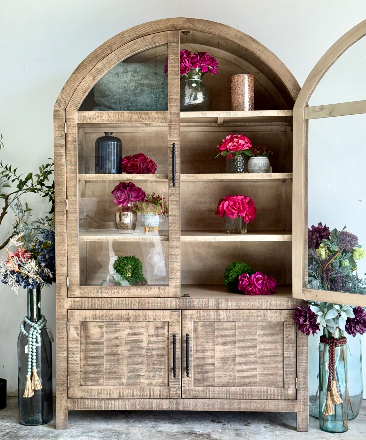Rose Domed Vitrine-Sandstone