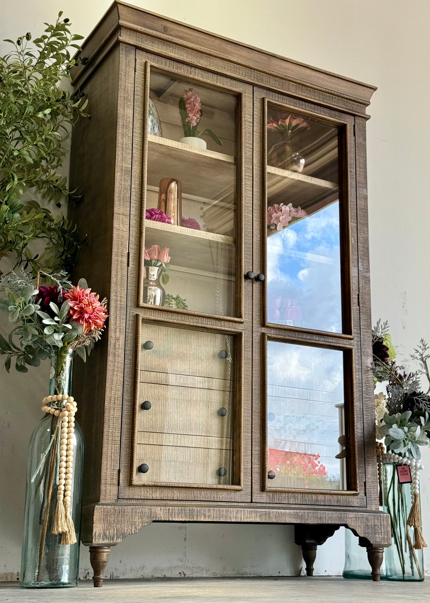 Camryn Vitrine-Honeywood™/Dove