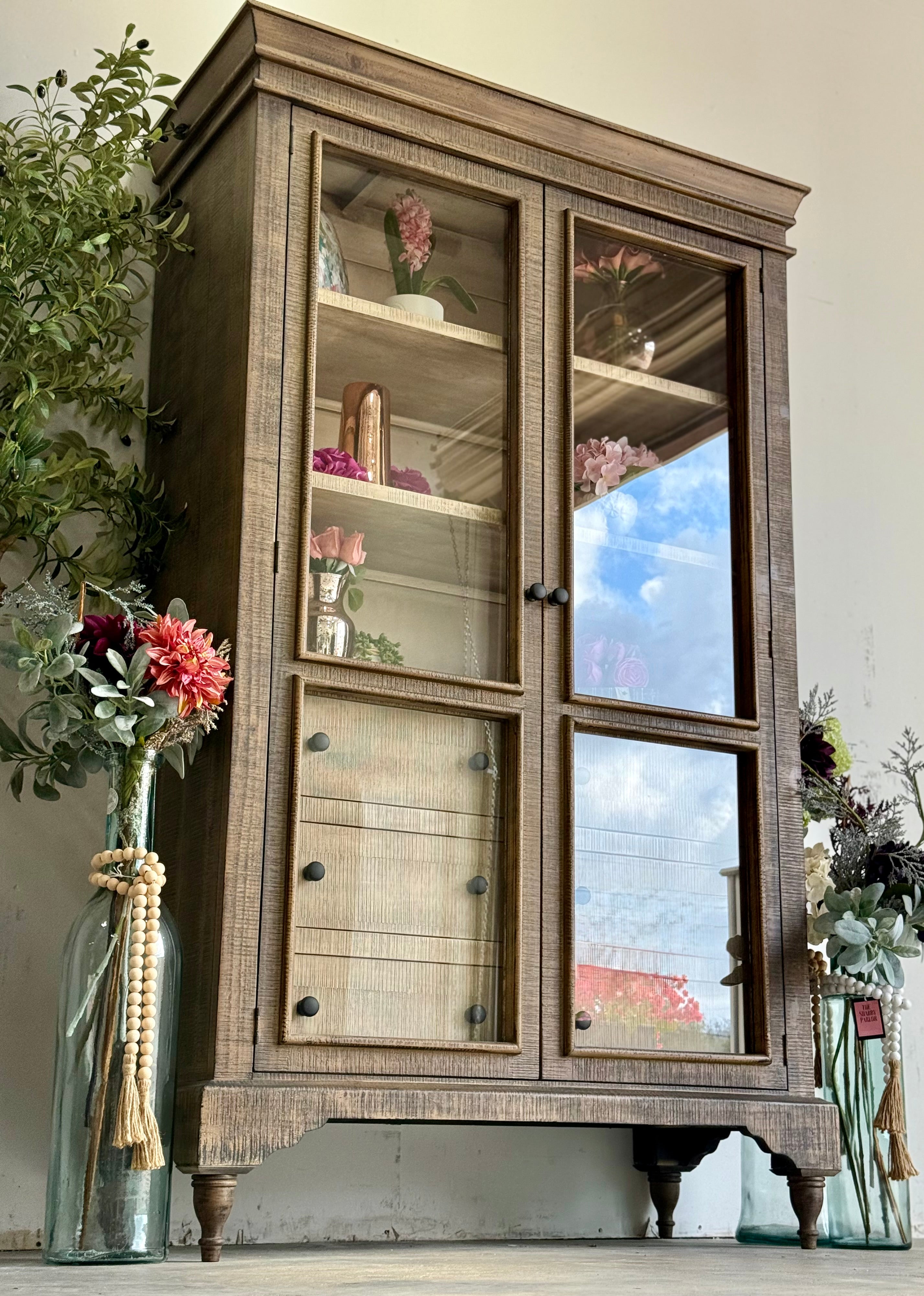 Camryn Vitrine-Honeywood™/Dove