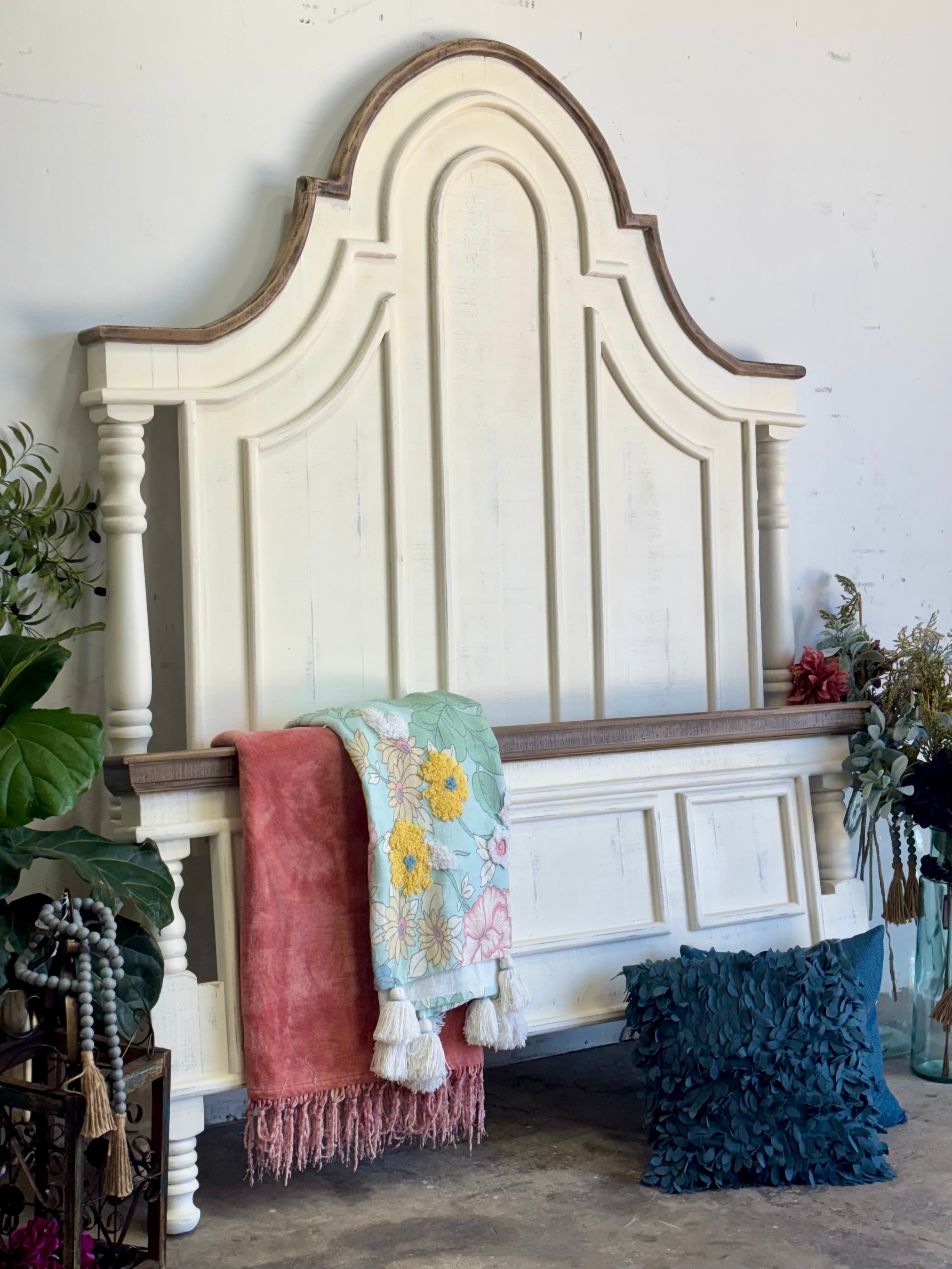 Madison Queen Bed-Creamy Linen™/Sandstone
