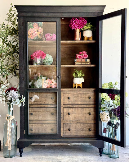 Camryn Vitrine-Black/Honeywood™