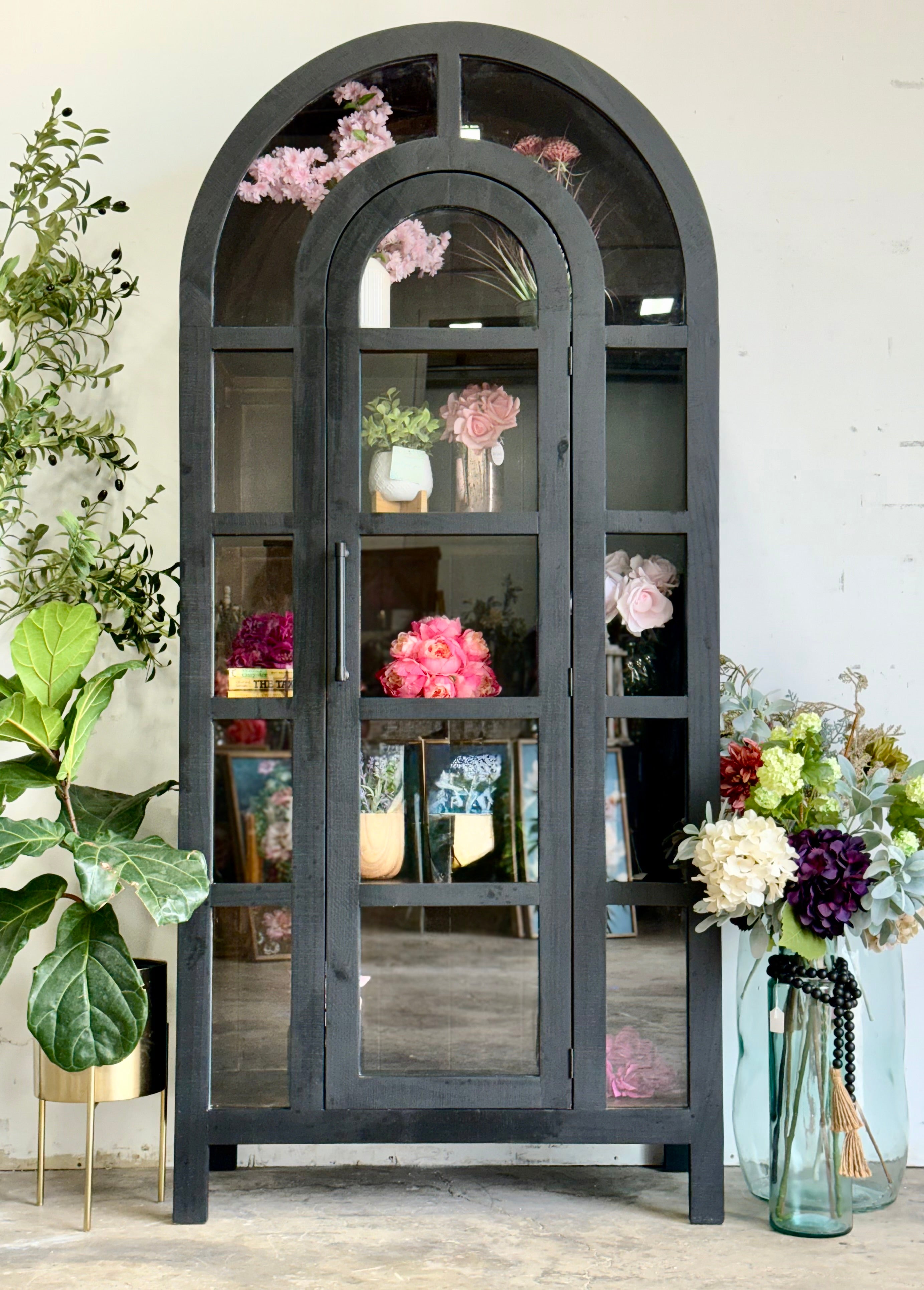 Claire Dome Vitrine- Black/Sparrow