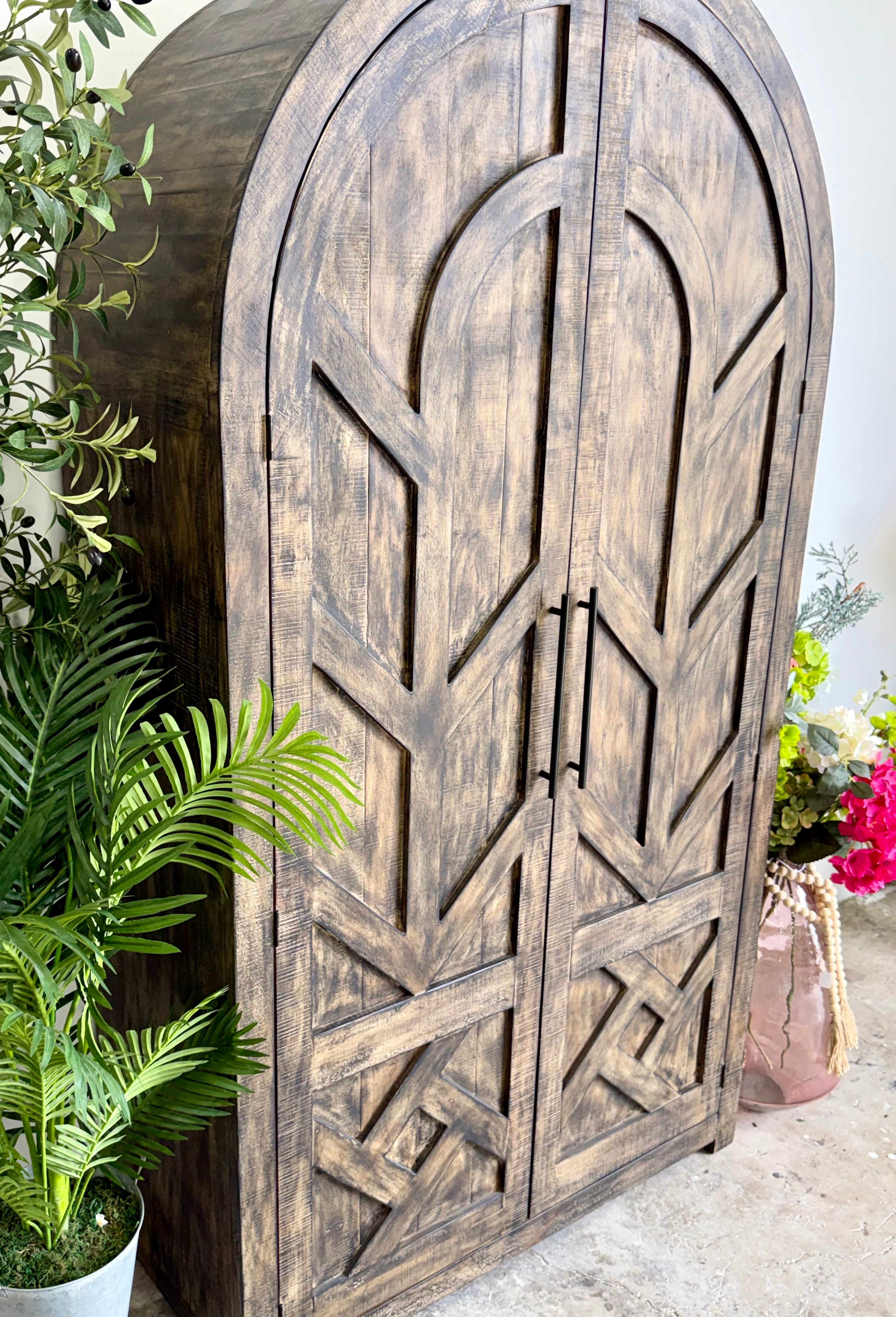 Caden Dome Vitrine-Pecan