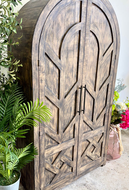 Caden Dome Vitrine-Pecan