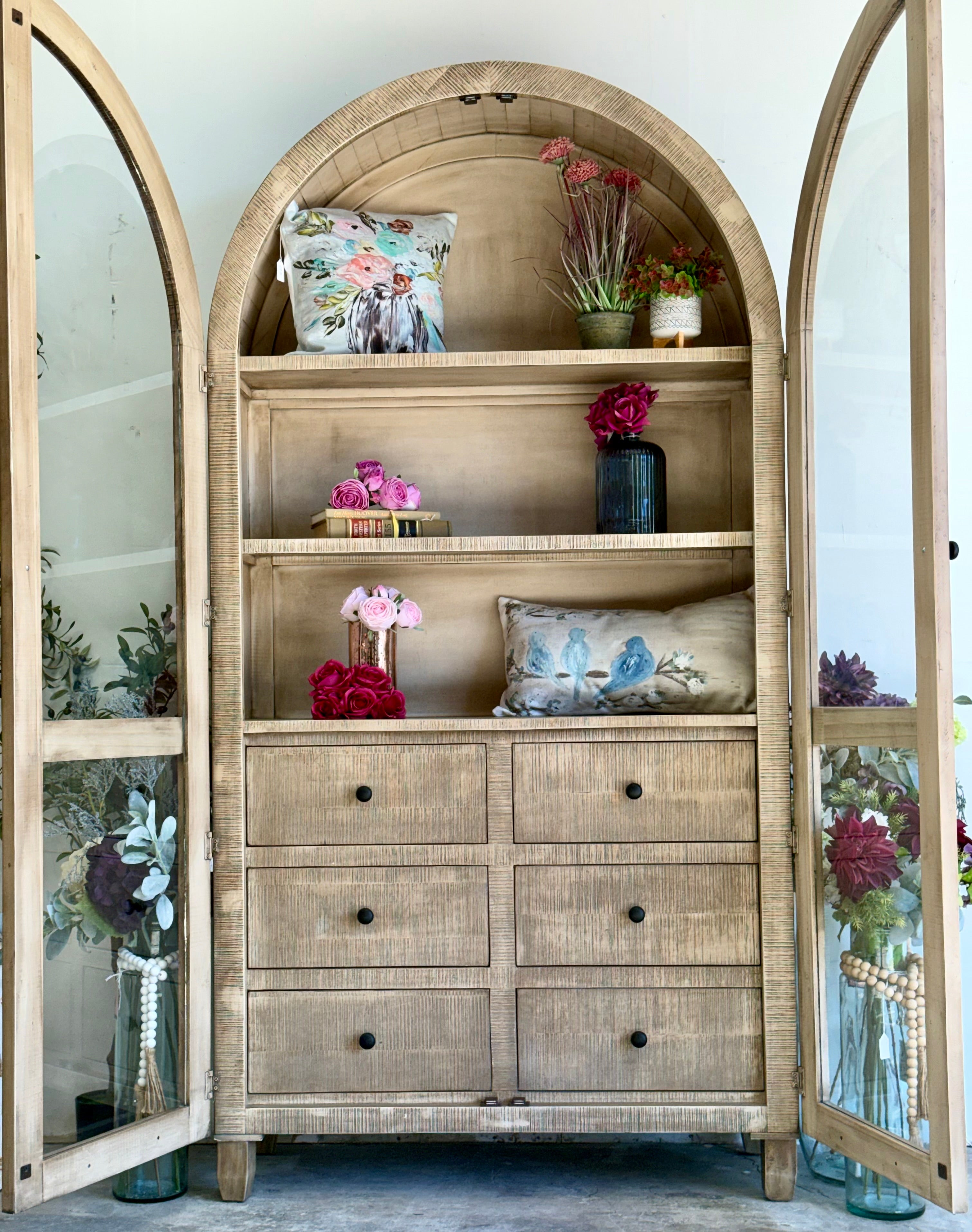 Melody Domed Vitrine-Sandstone/Dove