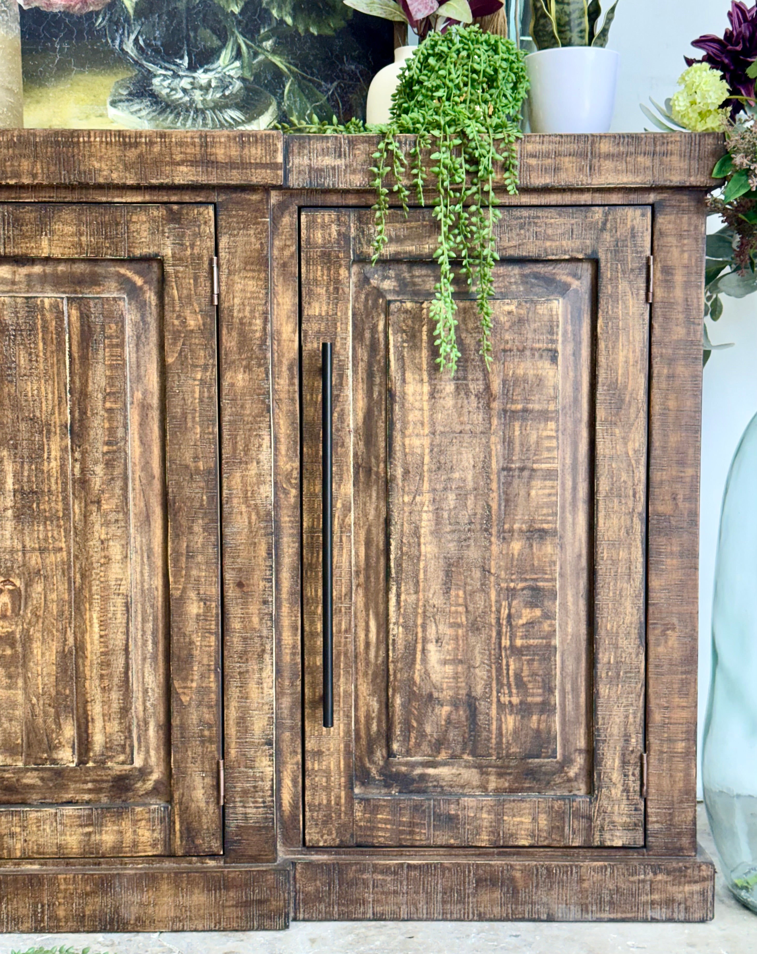 Cyra 4 Door Console-Pecan