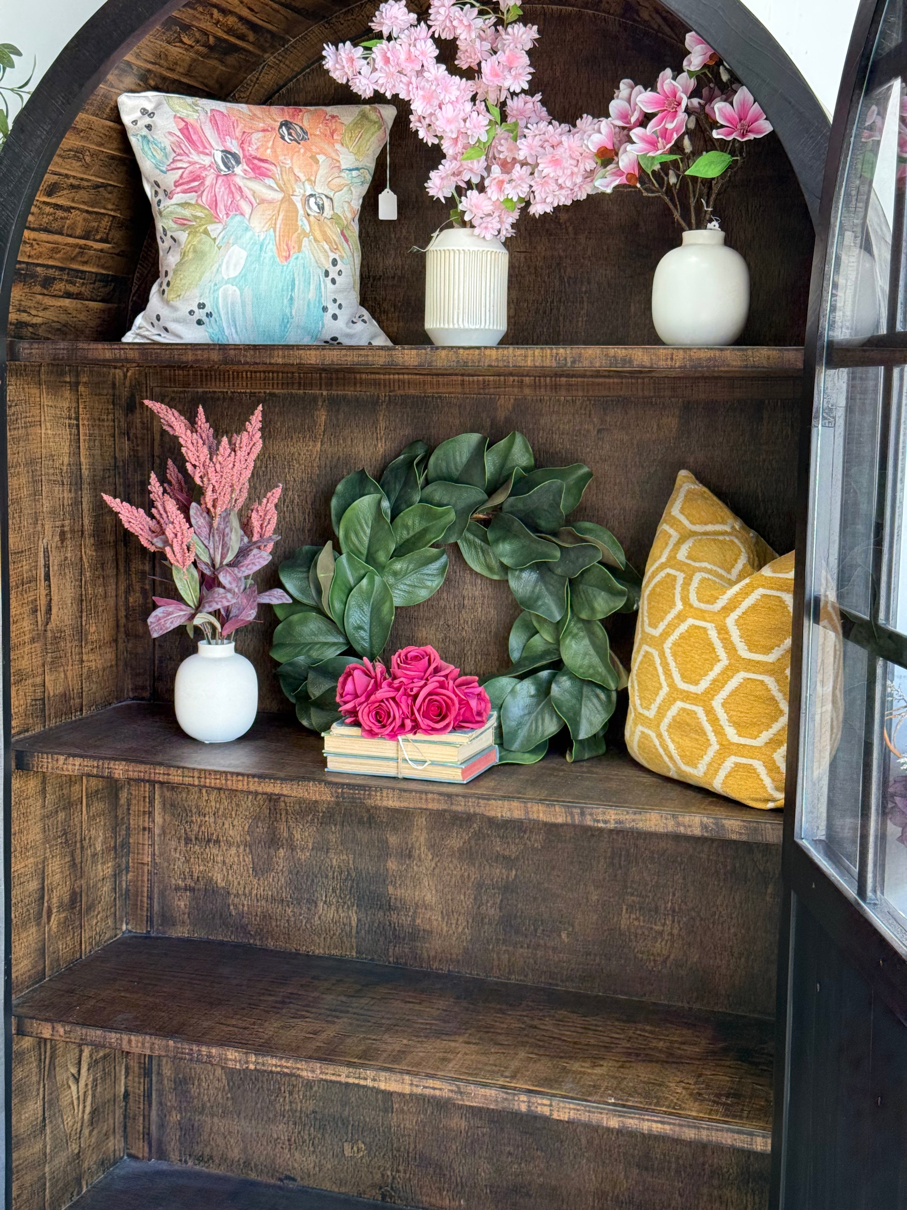 Tiffany Dome Vitrine-Black/Honeywood™