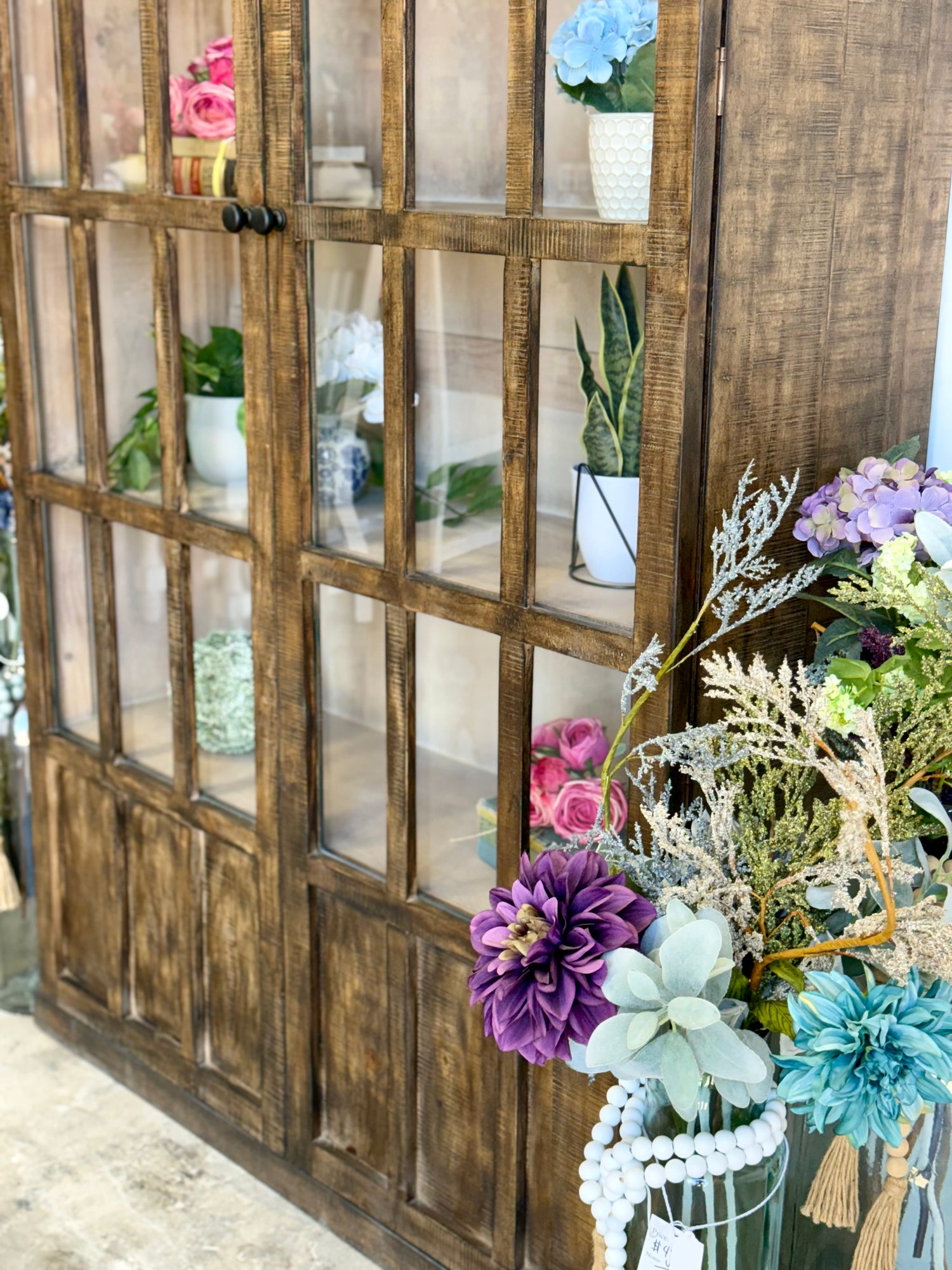 Gia Vitrine-Pecan/Soft Drift
