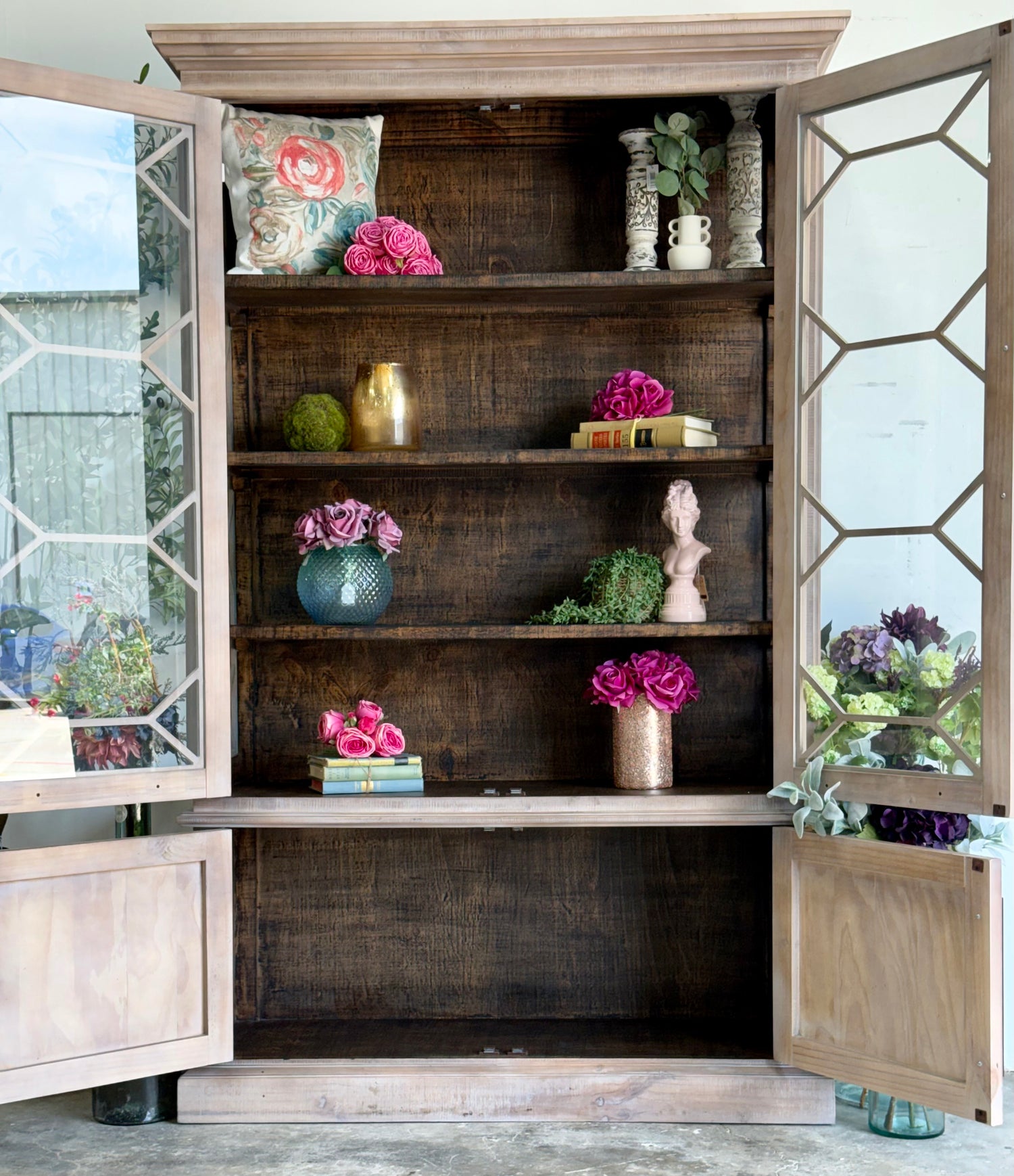 Eden Vitrine-Soft Drift/Honeywood™